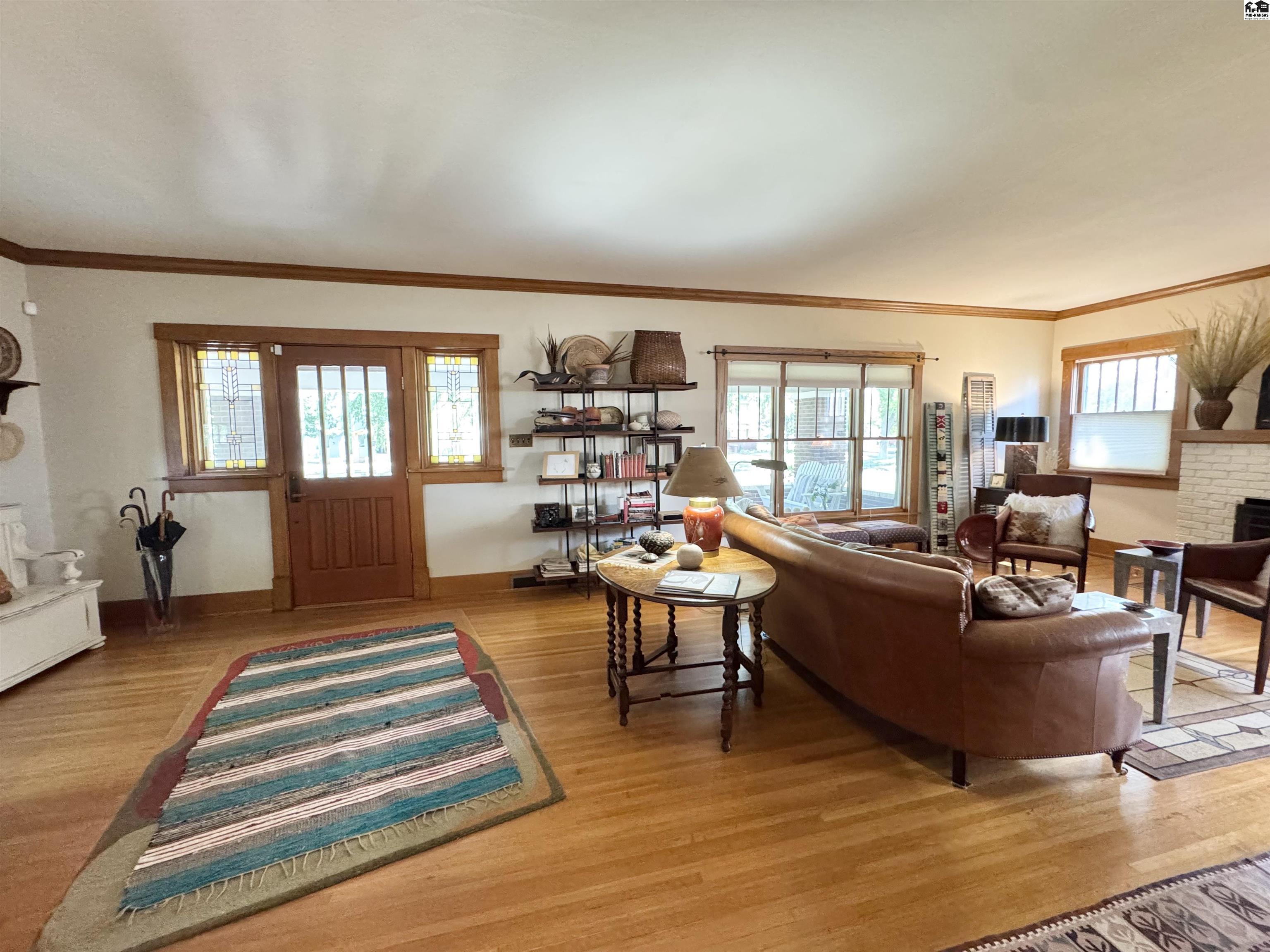 204 Crescent Boulevard Hutchinson KS 67502