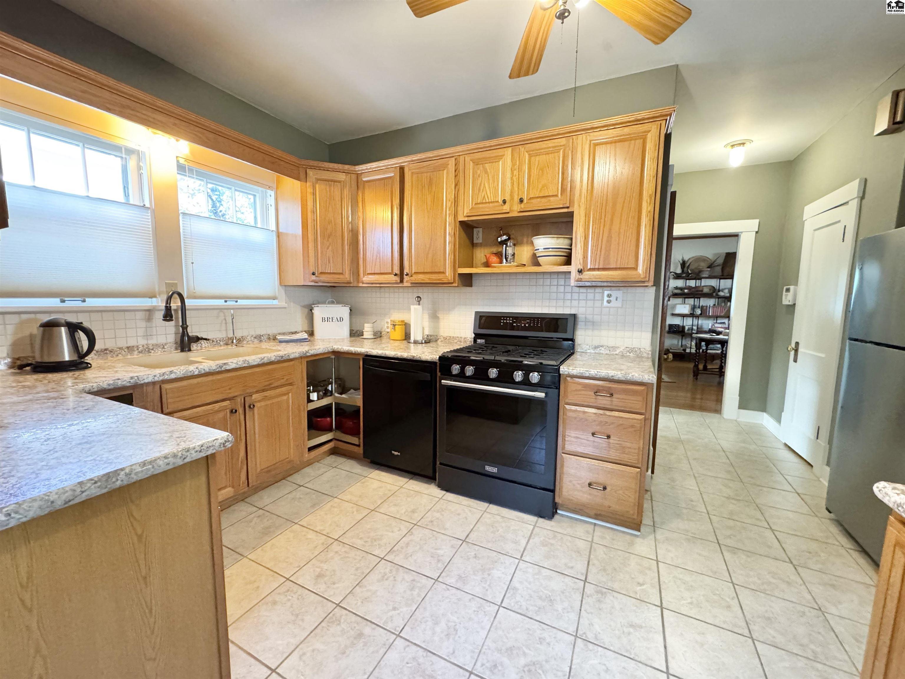 204 Crescent Boulevard Hutchinson KS 67502