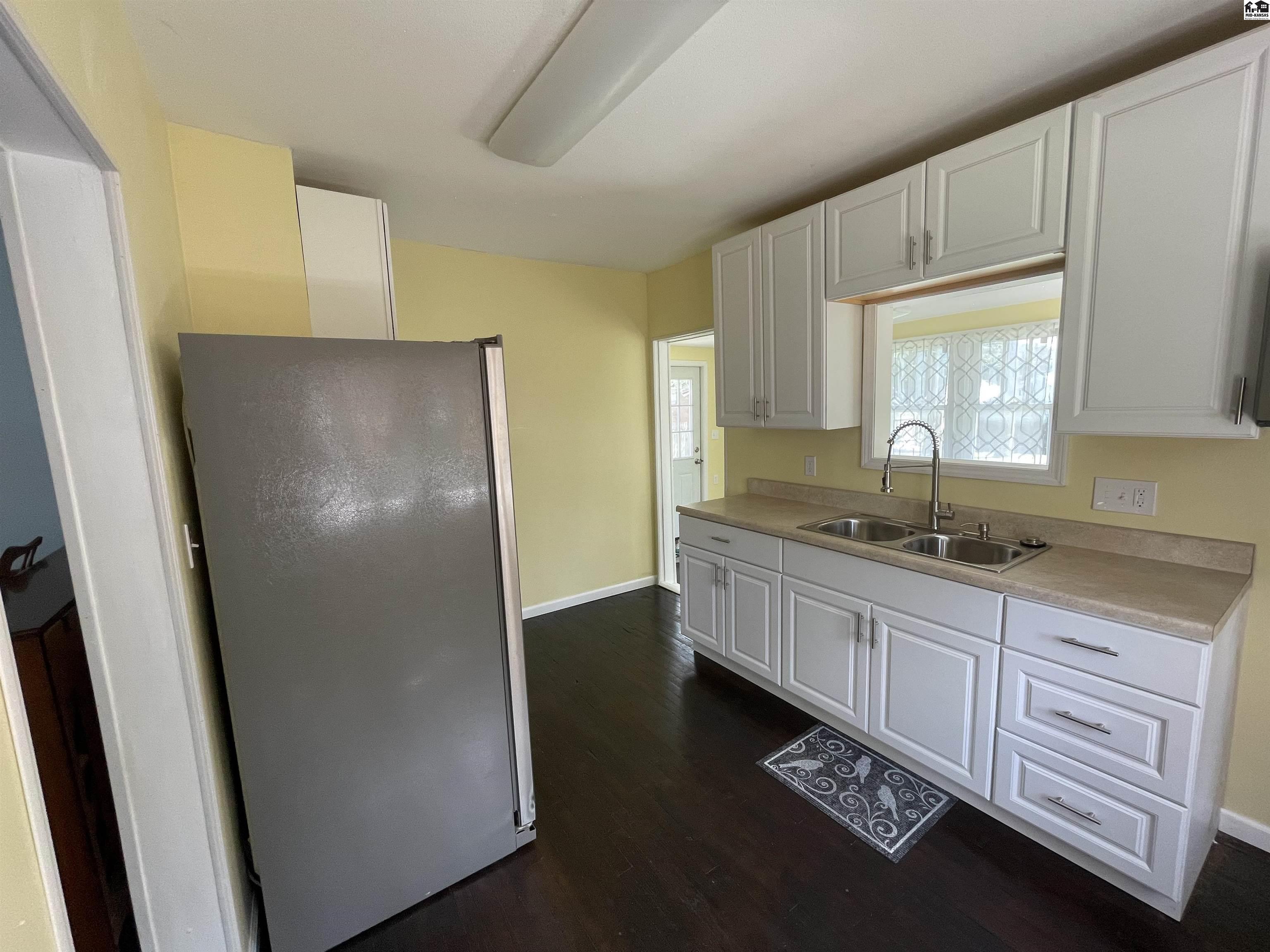 719 W 11th Avenue Hutchinson KS 67502