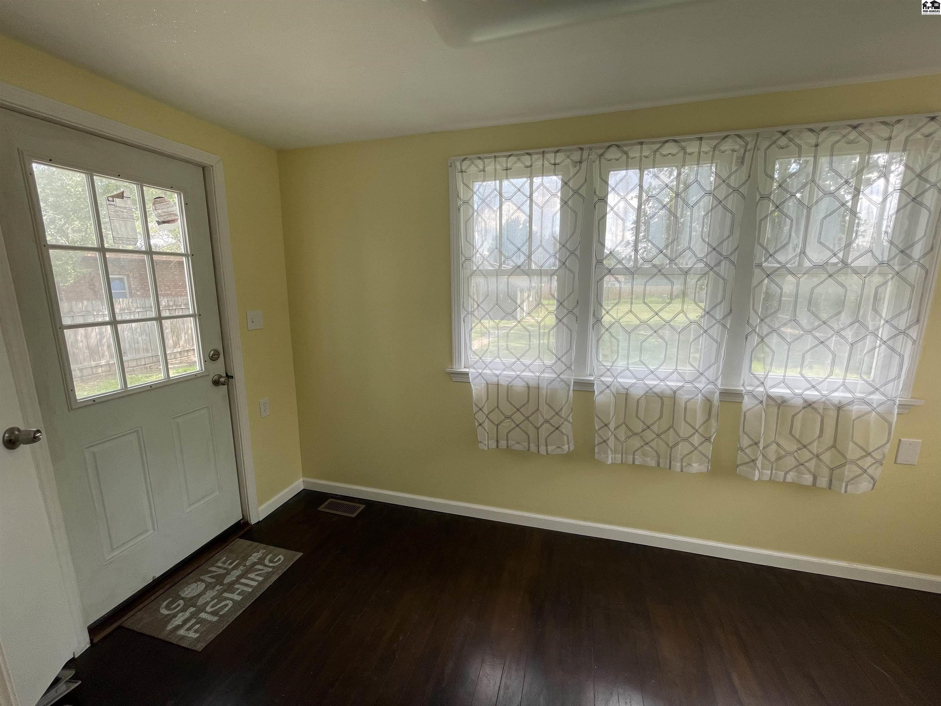 719 W 11th Avenue Hutchinson KS 67502