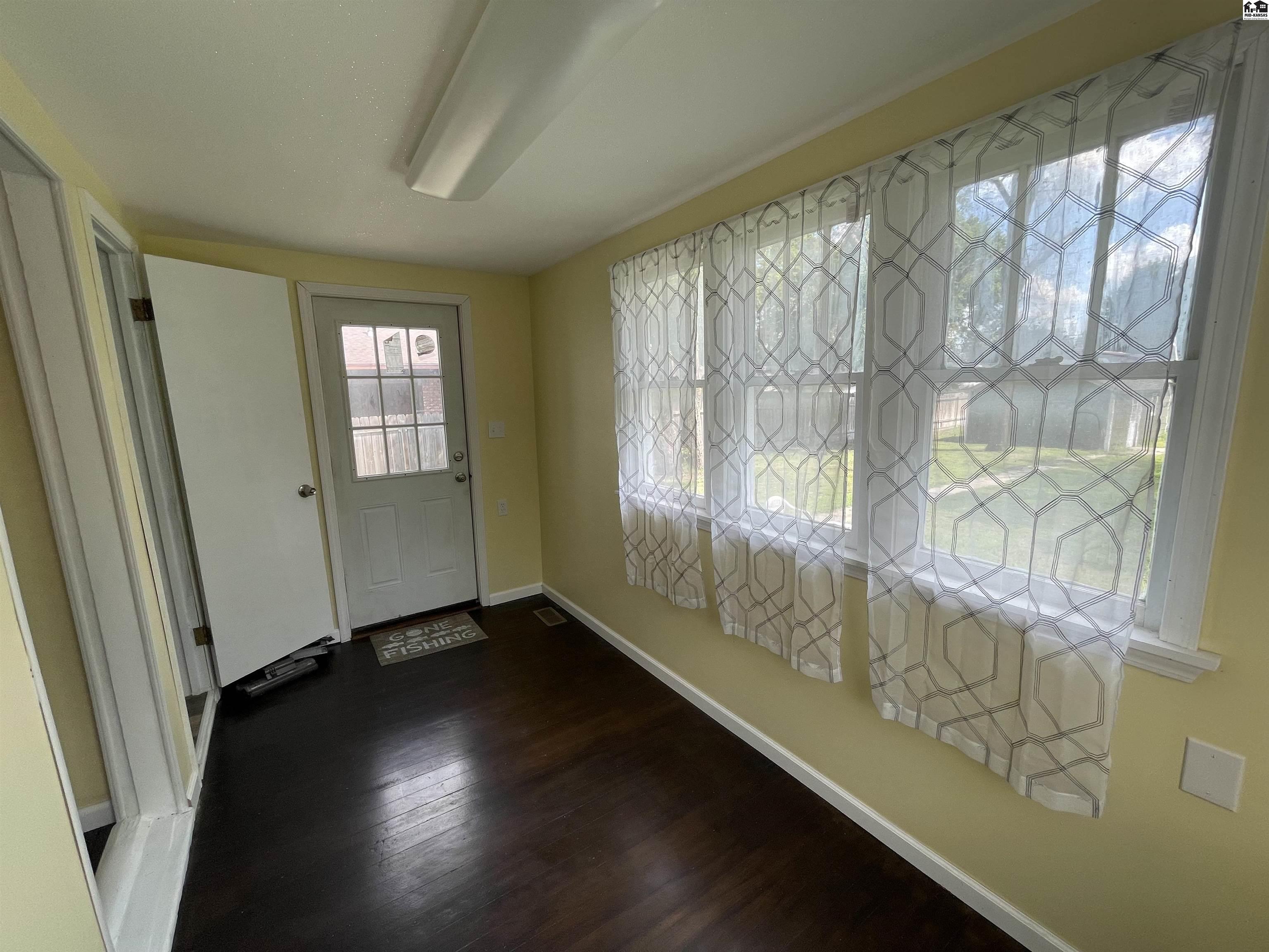 719 W 11th Avenue Hutchinson KS 67502