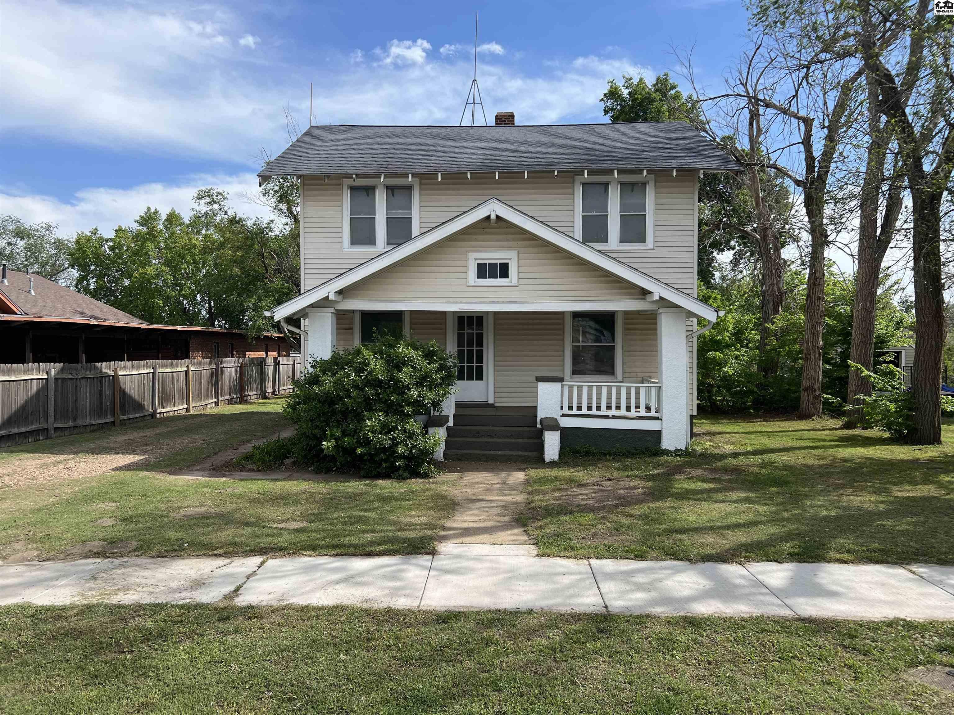 719 W 11th Avenue Hutchinson KS 67502