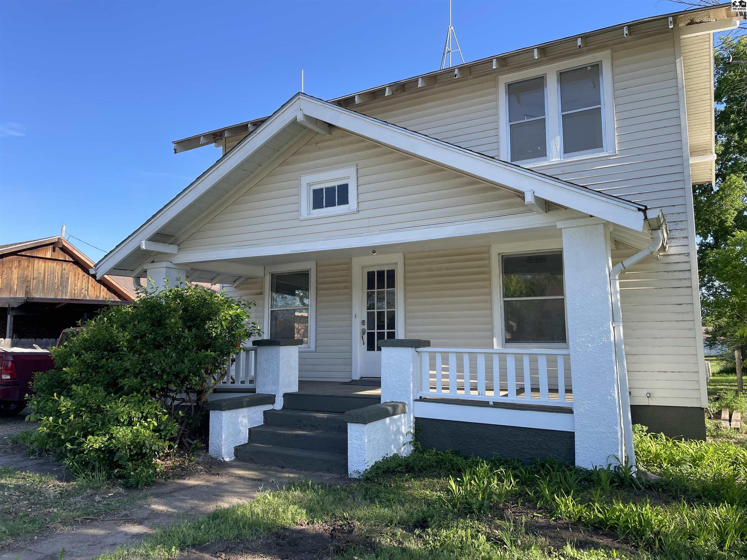 719 W 11th Avenue Hutchinson KS 67502