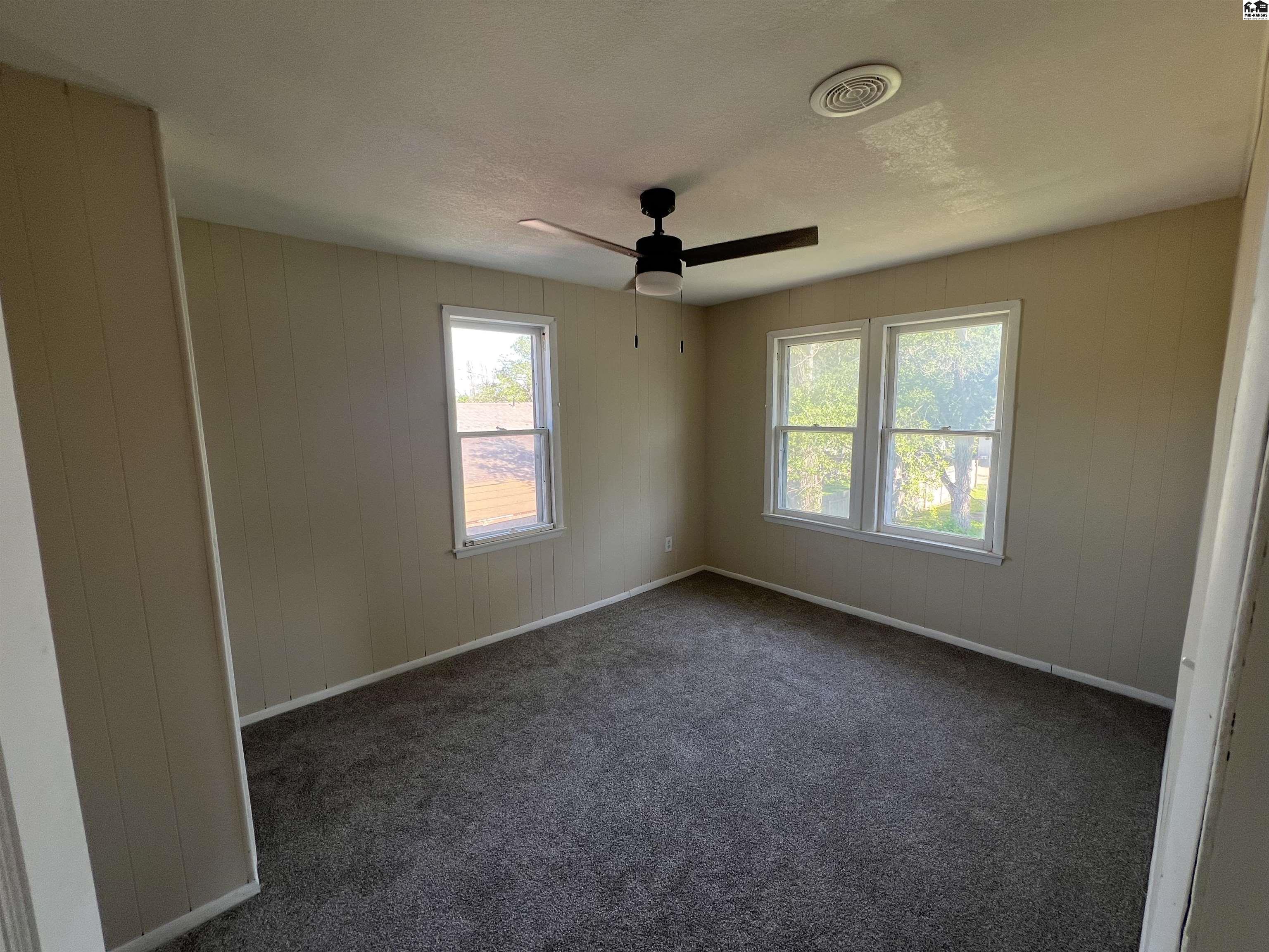 719 W 11th Avenue Hutchinson KS 67502