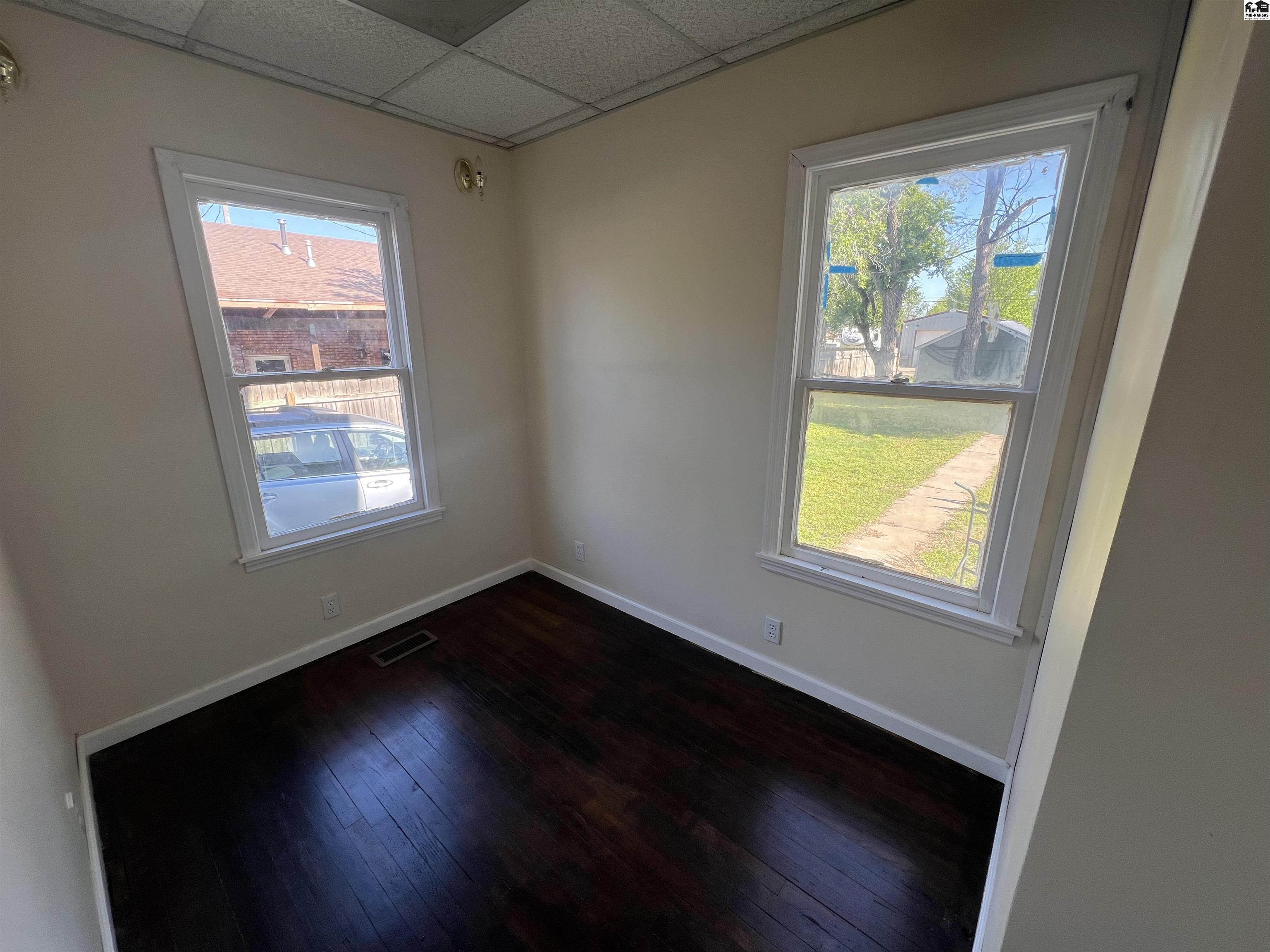 719 W 11th Avenue Hutchinson KS 67502