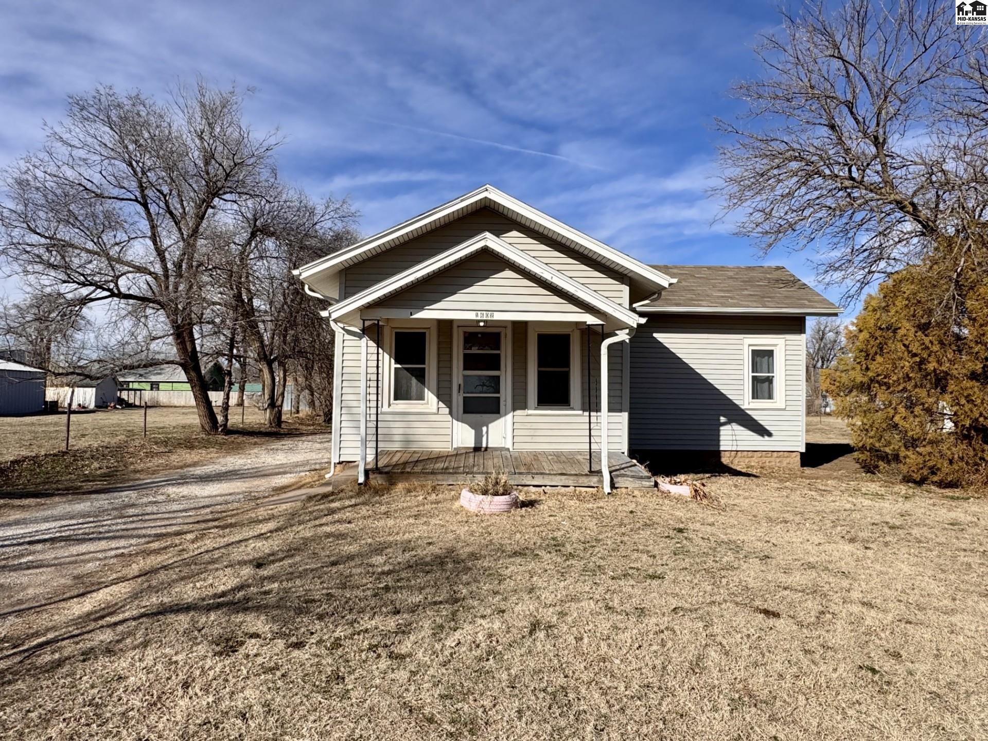 1602 W 11th Avenue Hutchinson KS 67501