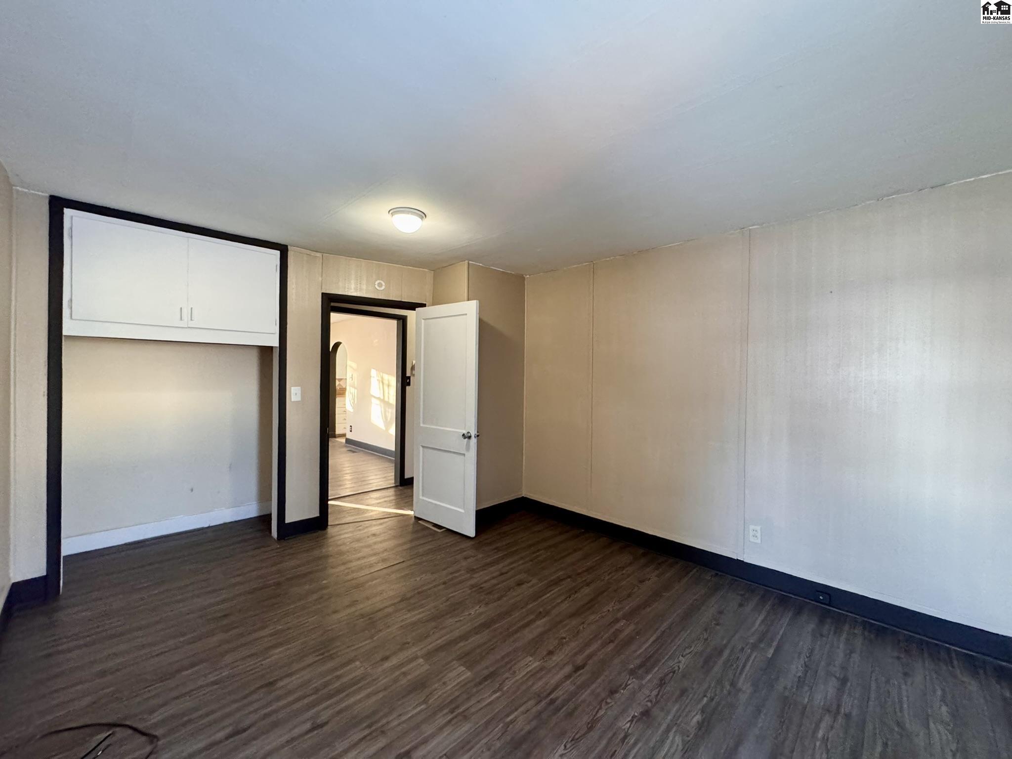 1602 W 11th Avenue Hutchinson KS 67501