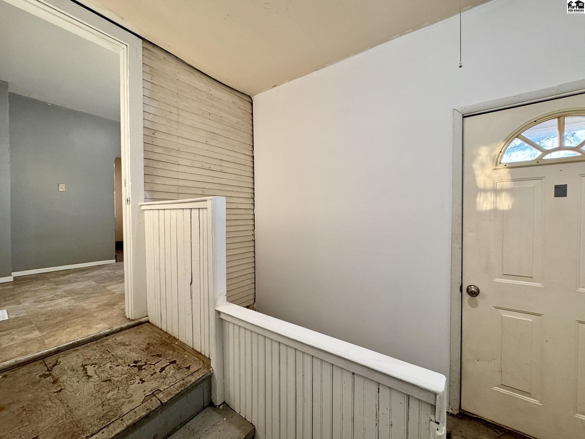 1602 W 11th Avenue Hutchinson KS 67501