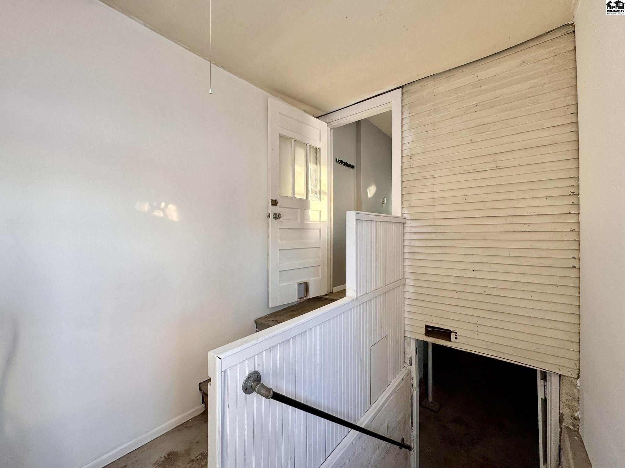 1602 W 11th Avenue Hutchinson KS 67501