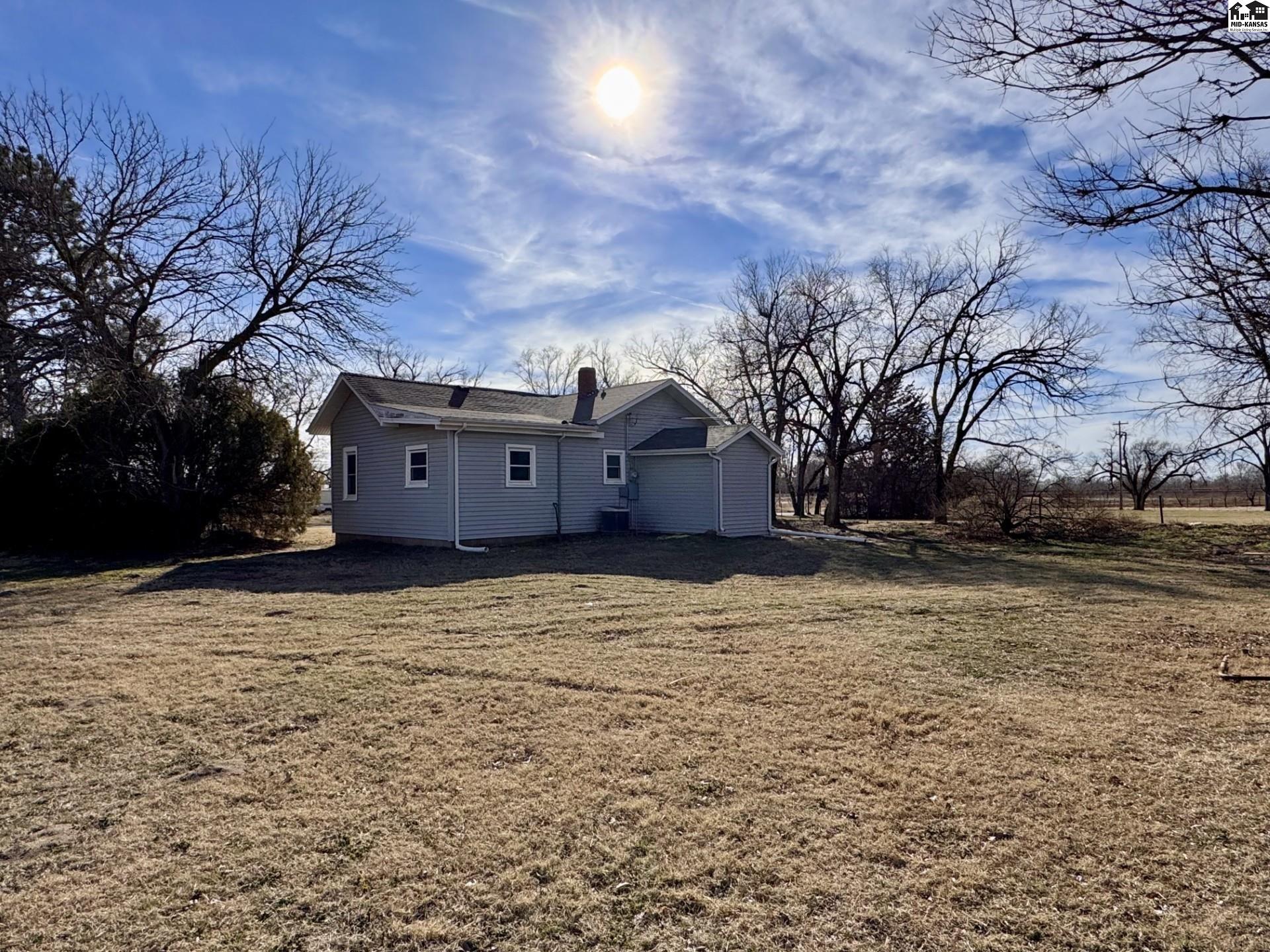 1602 W 11th Avenue Hutchinson KS 67501