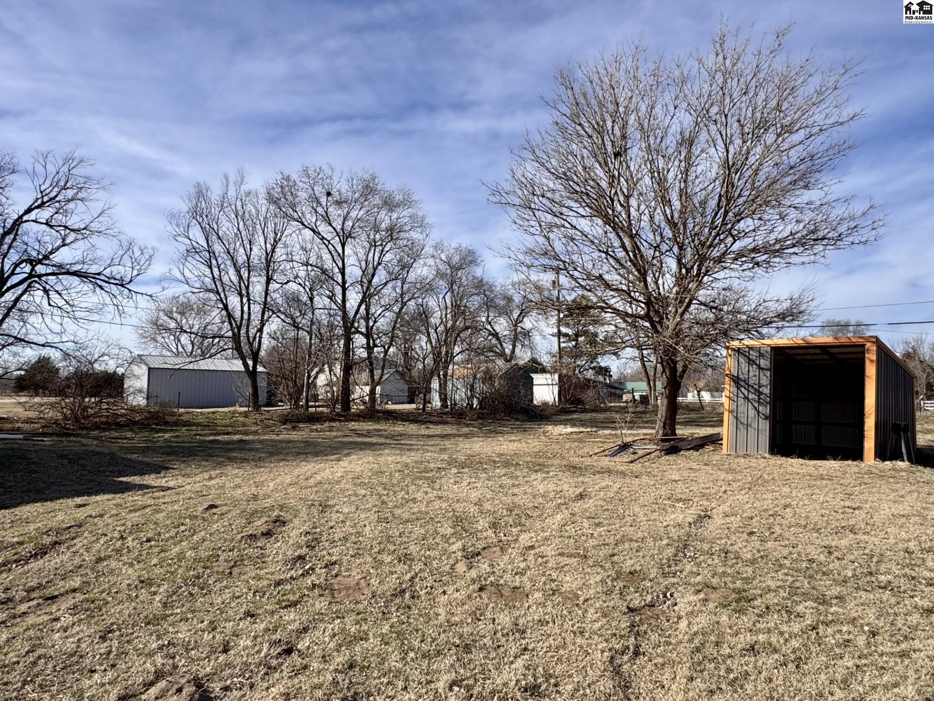 1602 W 11th Avenue Hutchinson KS 67501