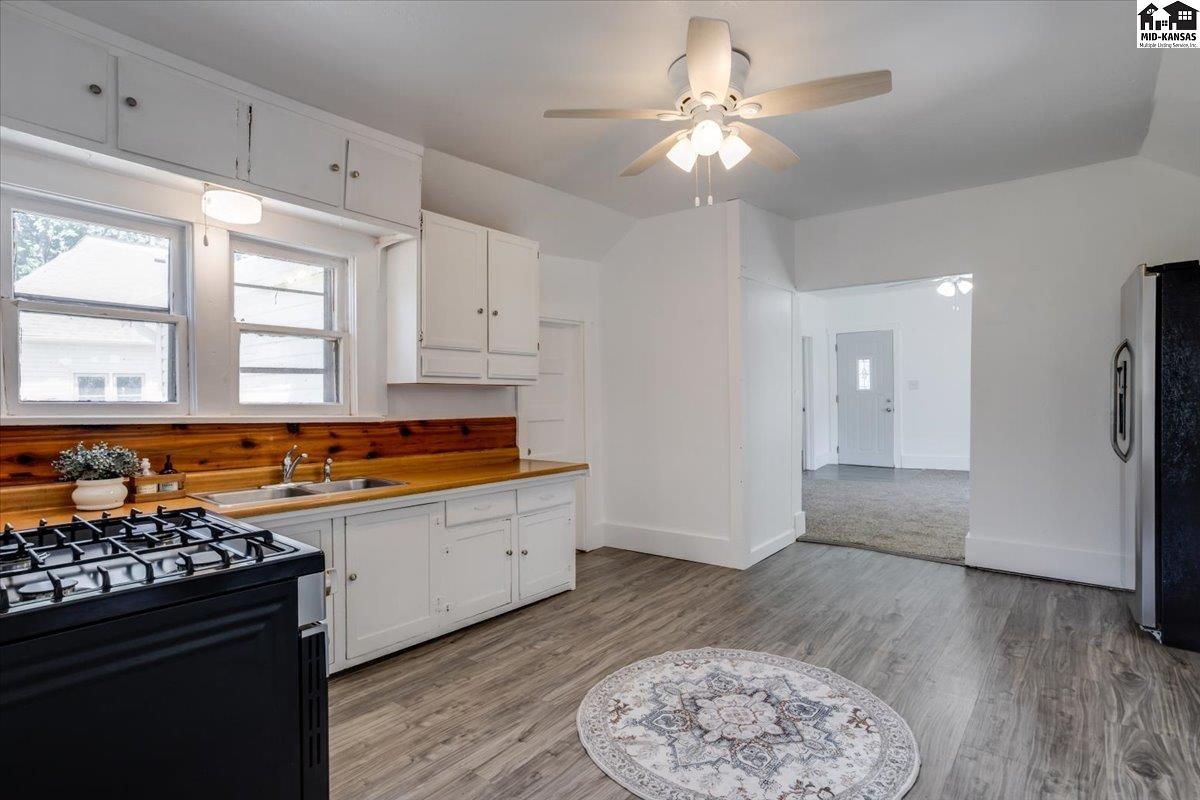 213 N Sedgwick Avenue Haven KS 67543
