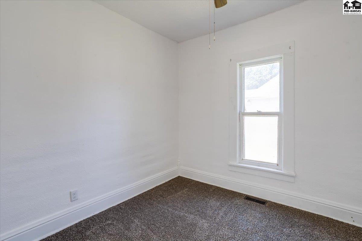 213 N Sedgwick Avenue Haven KS 67543