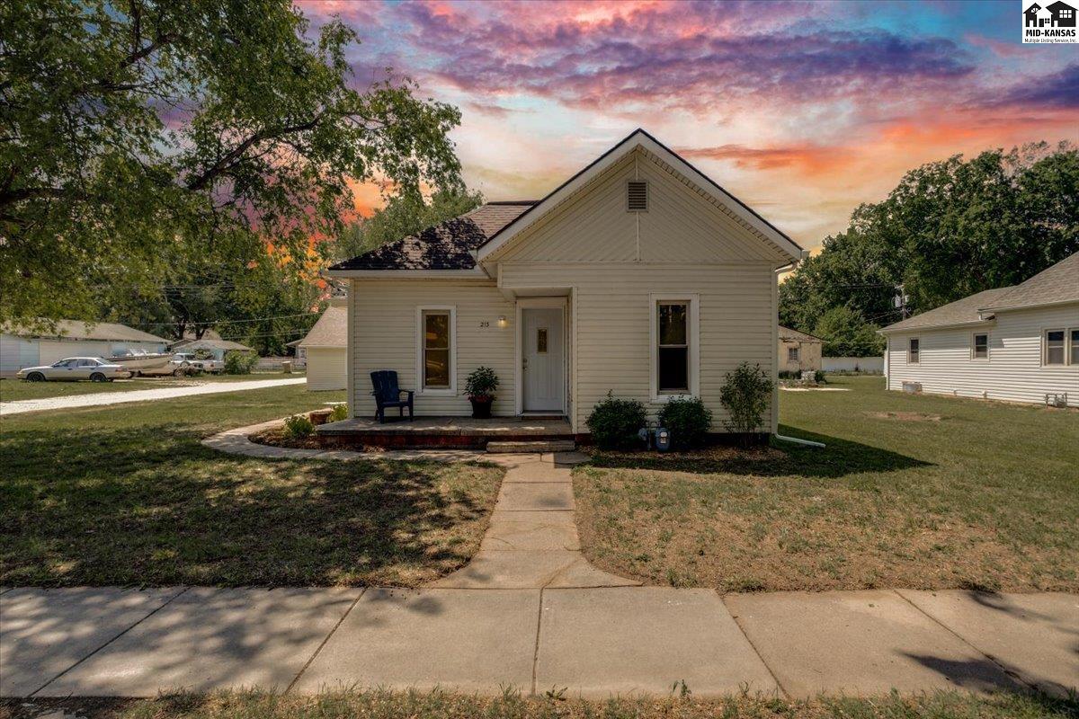 213 N Sedgwick Avenue Haven KS 67543