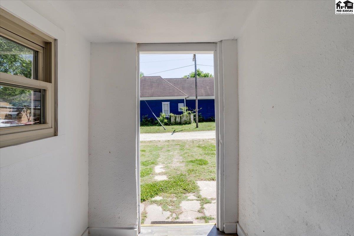 213 N Sedgwick Avenue Haven KS 67543