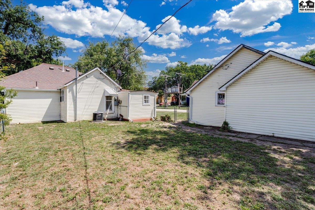 213 N Sedgwick Avenue Haven KS 67543