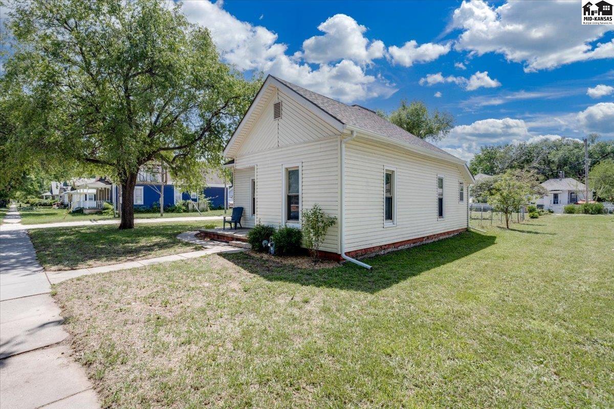 213 N Sedgwick Avenue Haven KS 67543