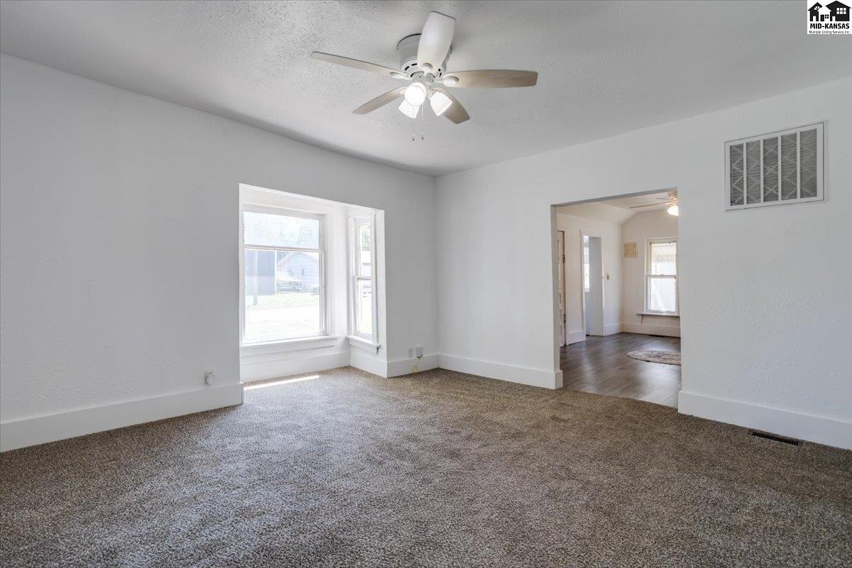 213 N Sedgwick Avenue Haven KS 67543