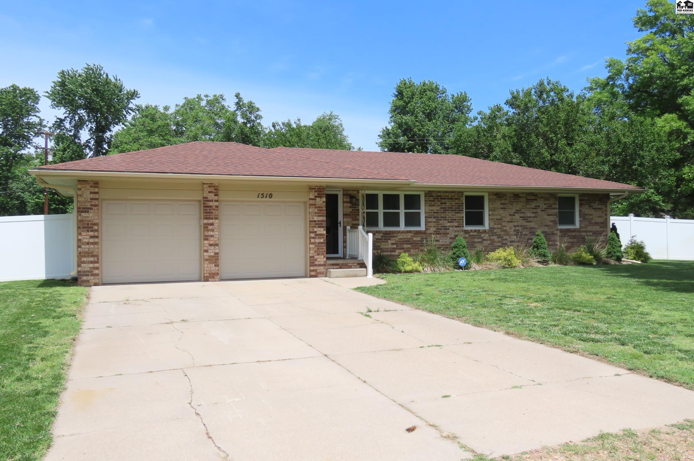 1510 Linda Lane Hutchinson KS 67502