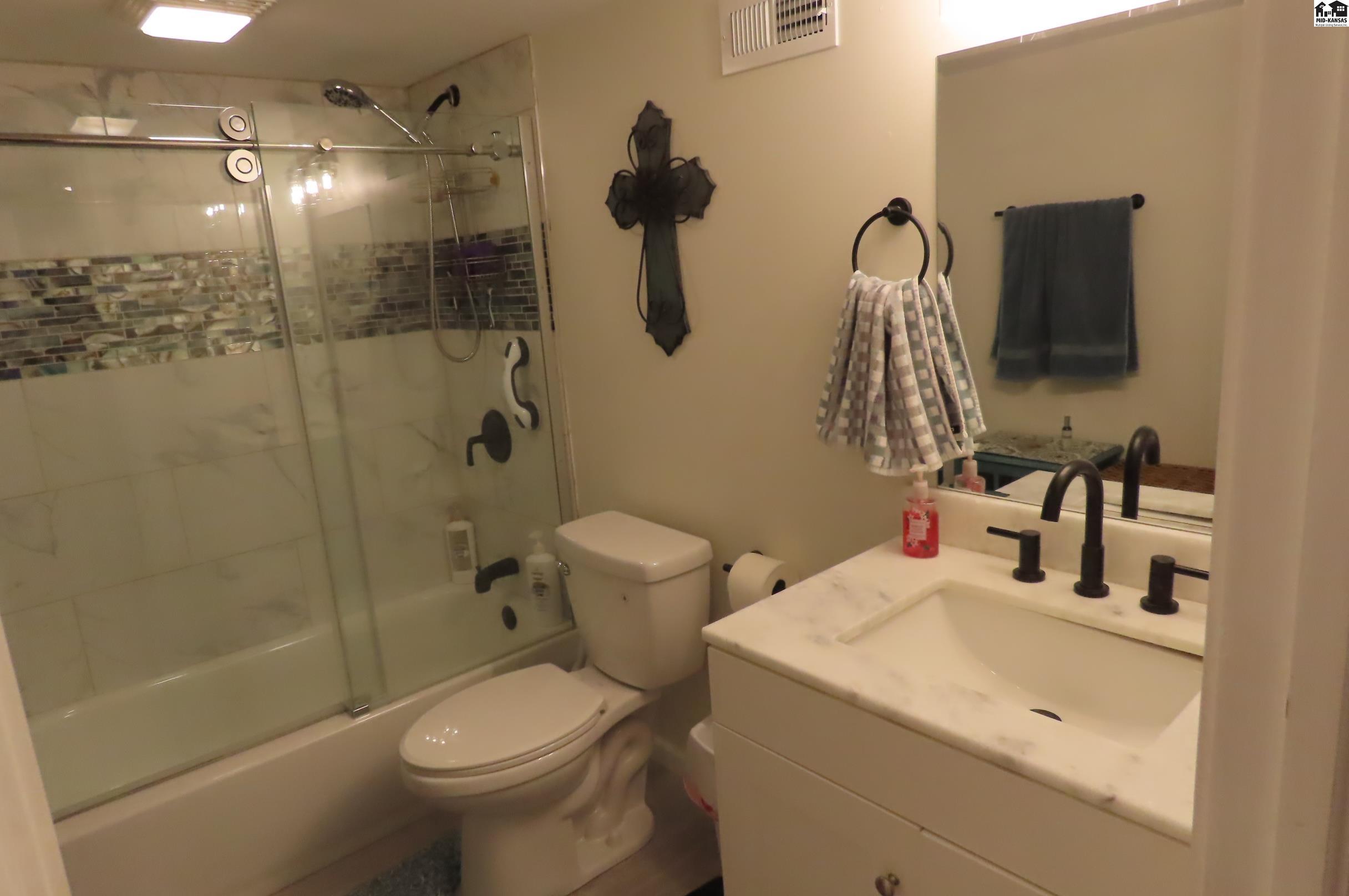 1510 Linda Lane Hutchinson KS 67502