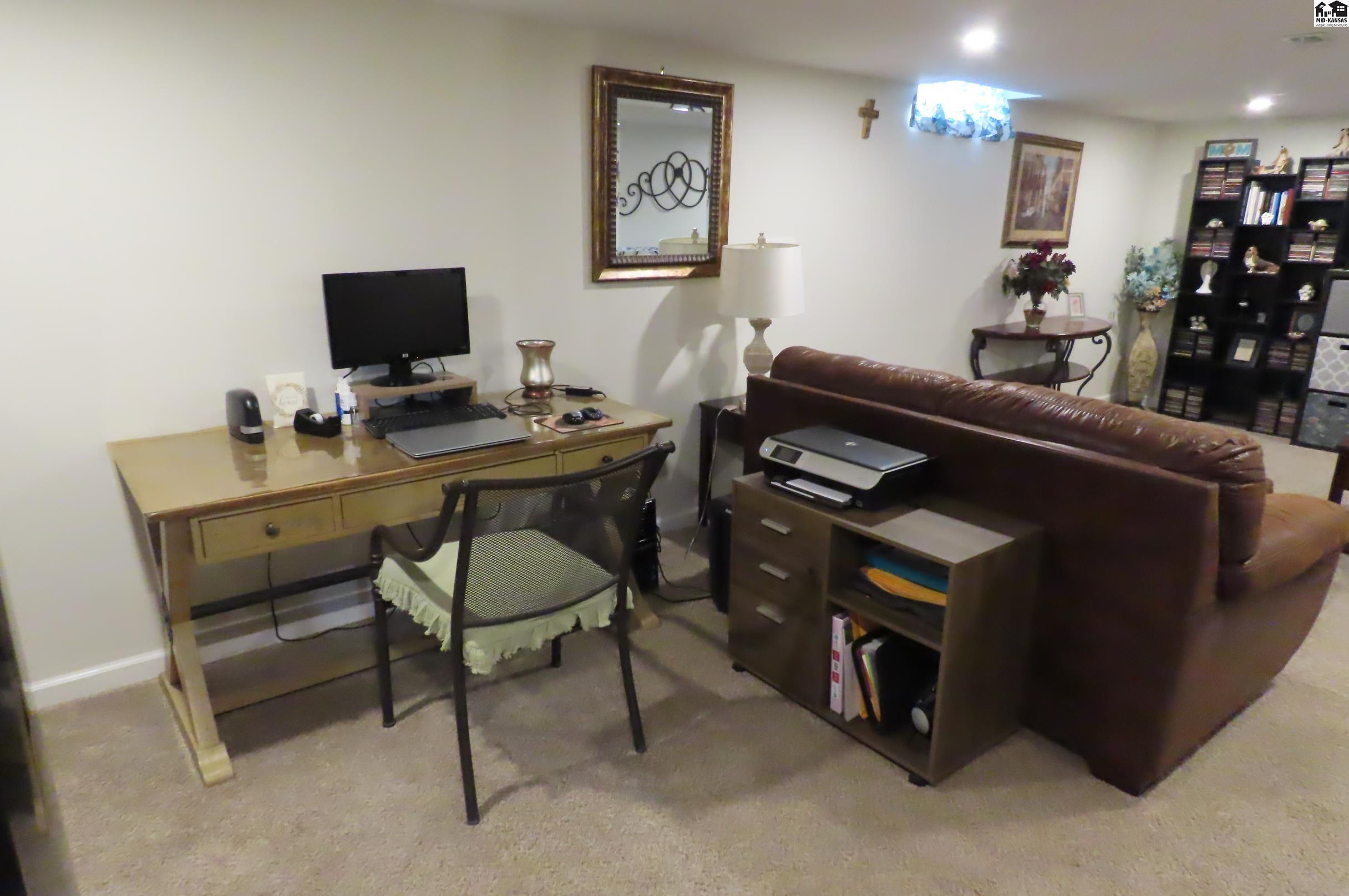 1510 Linda Lane Hutchinson KS 67502