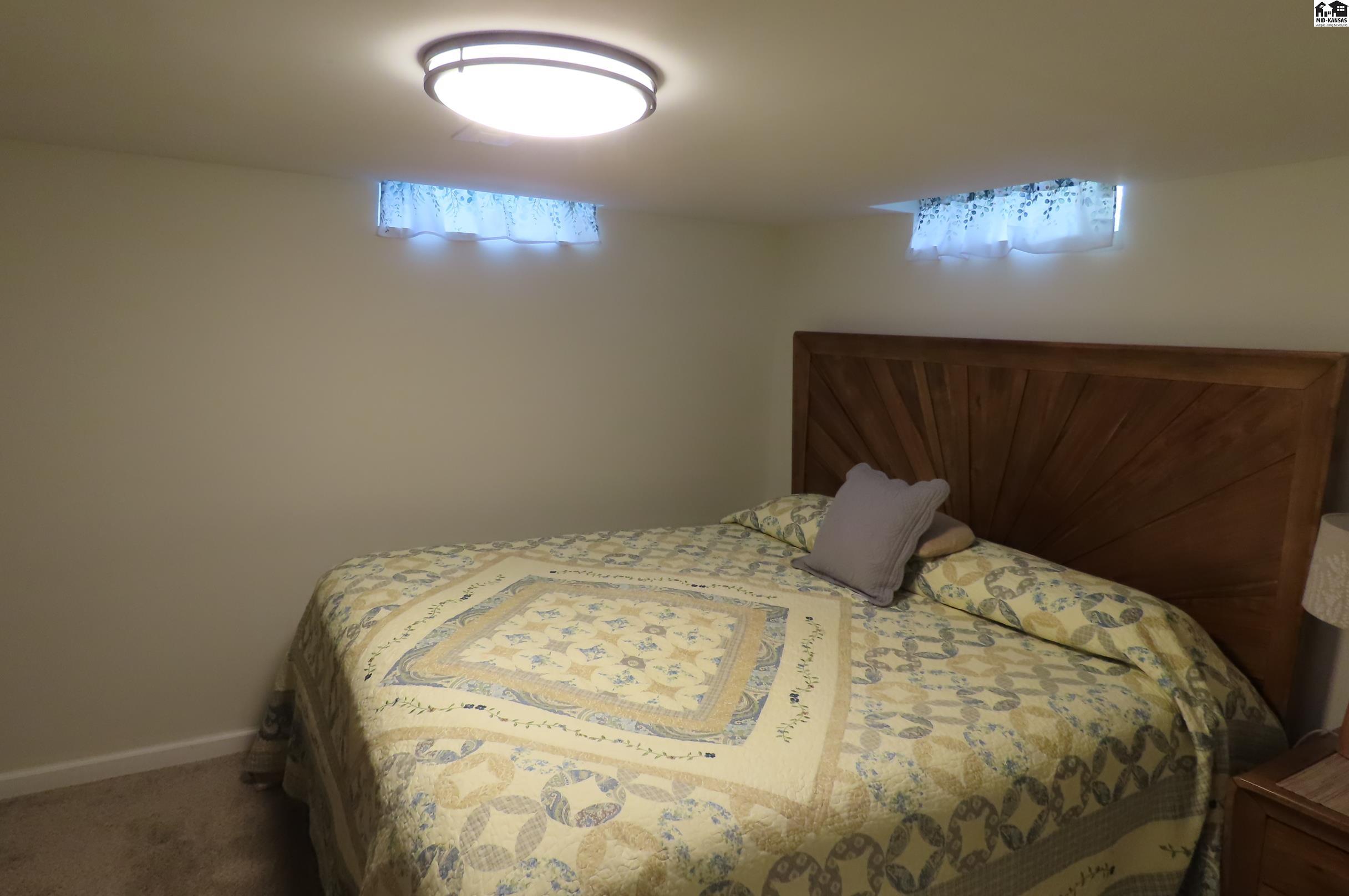 1510 Linda Lane Hutchinson KS 67502