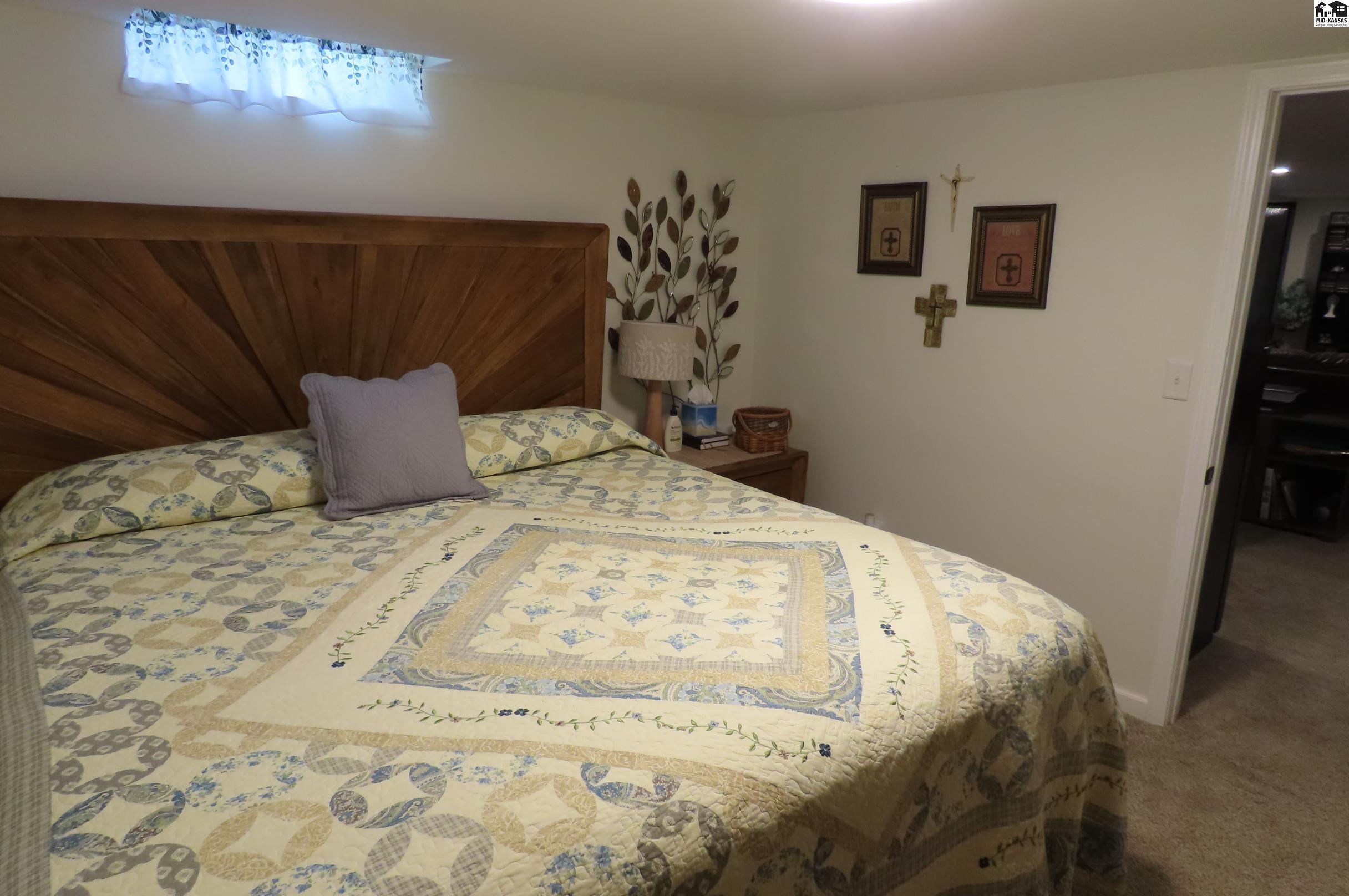 1510 Linda Lane Hutchinson KS 67502