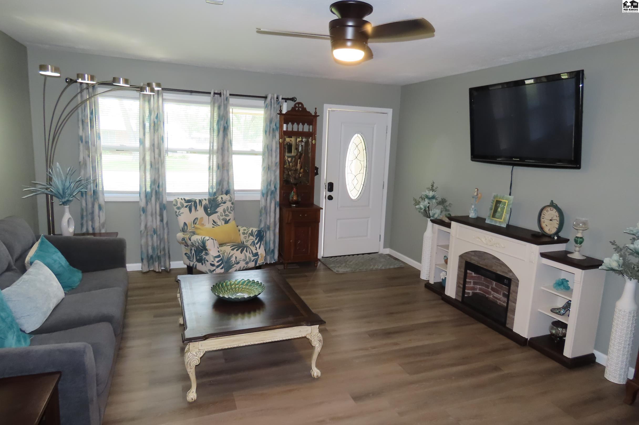 1510 Linda Lane Hutchinson KS 67502