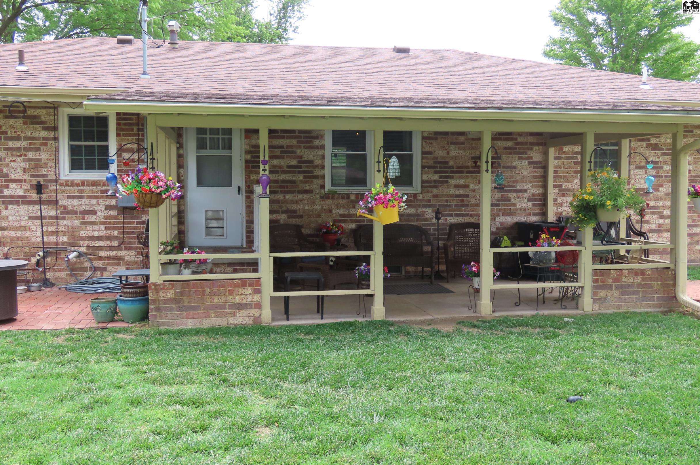 1510 Linda Lane Hutchinson KS 67502