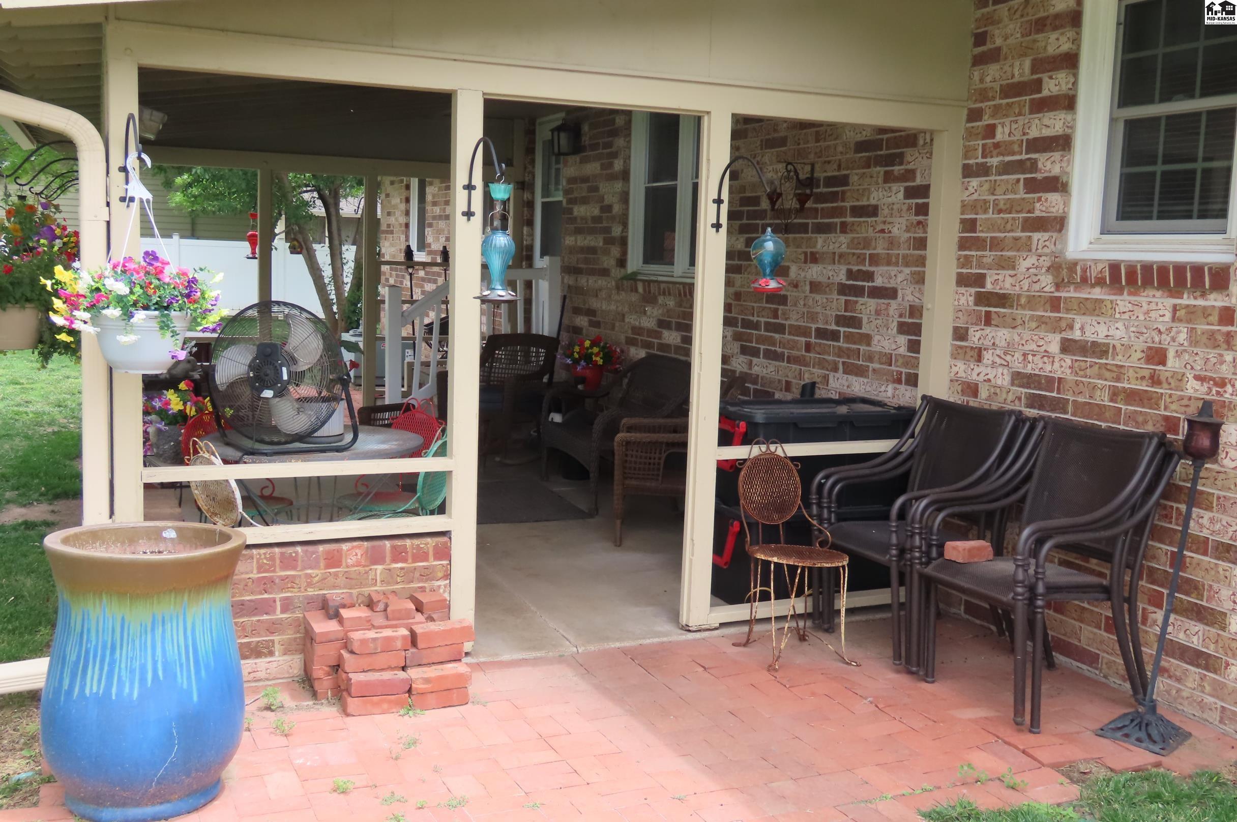1510 Linda Lane Hutchinson KS 67502