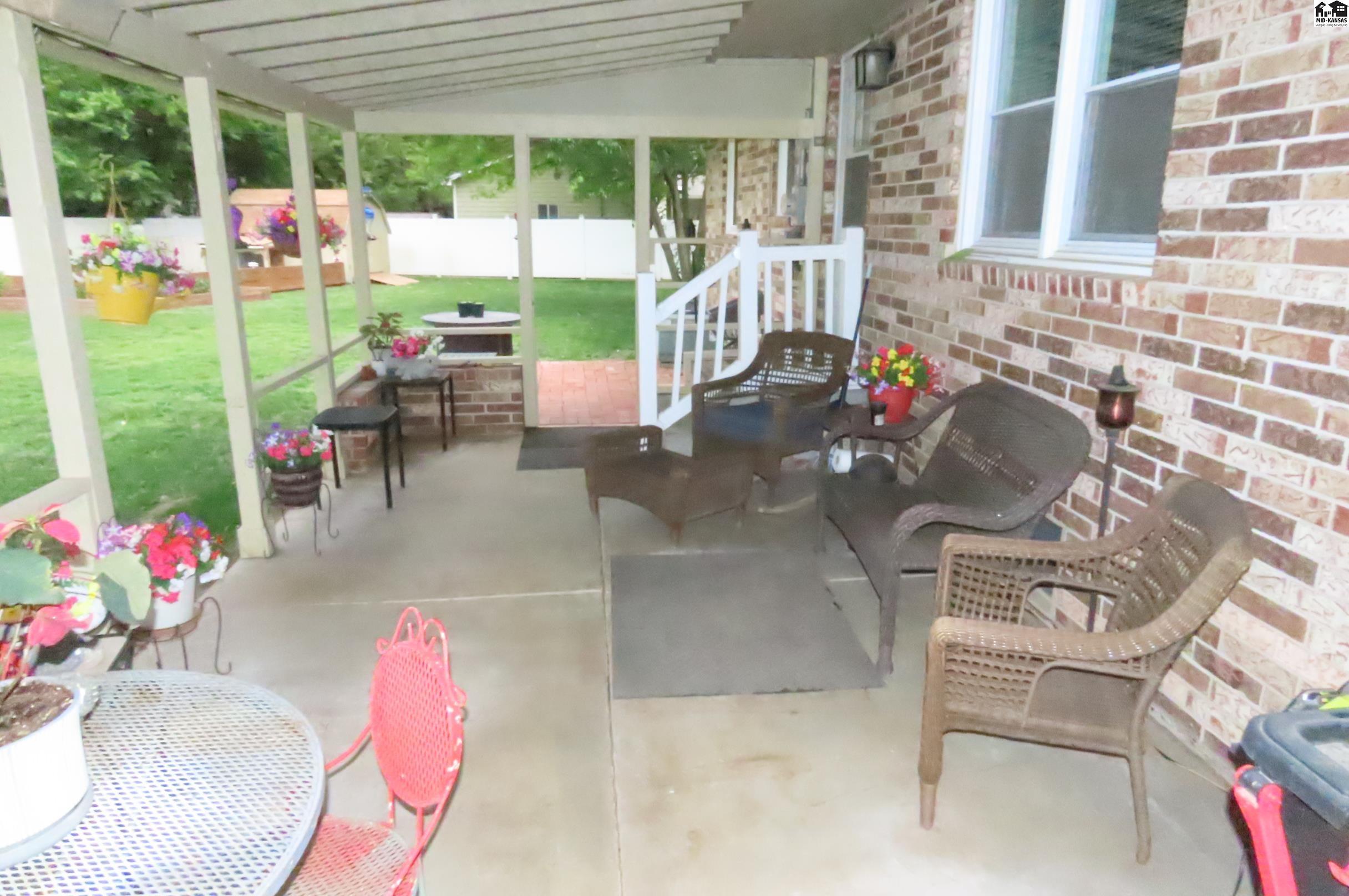 1510 Linda Lane Hutchinson KS 67502