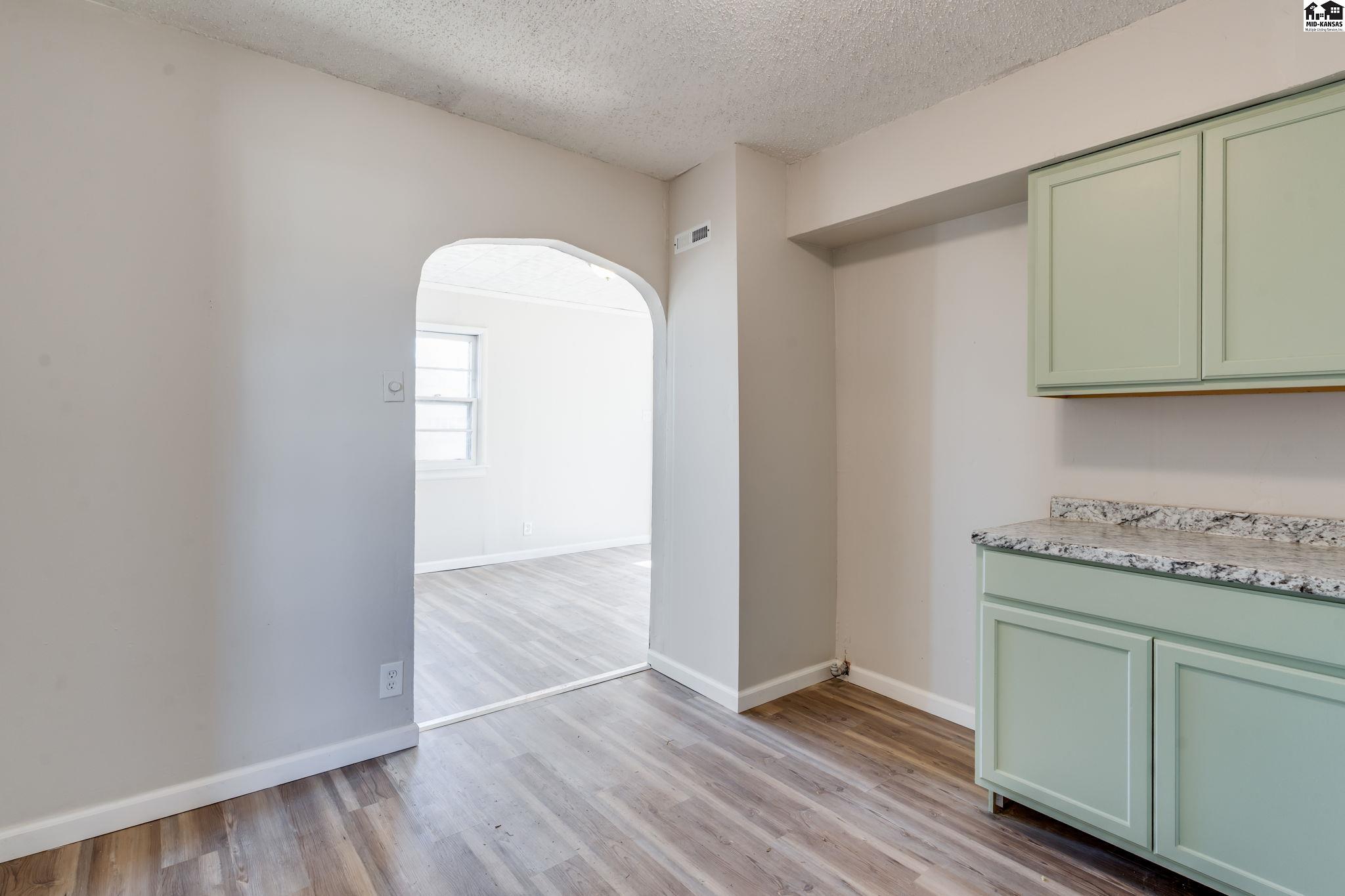 1319 N Arthur Street Hutchinson KS 67501