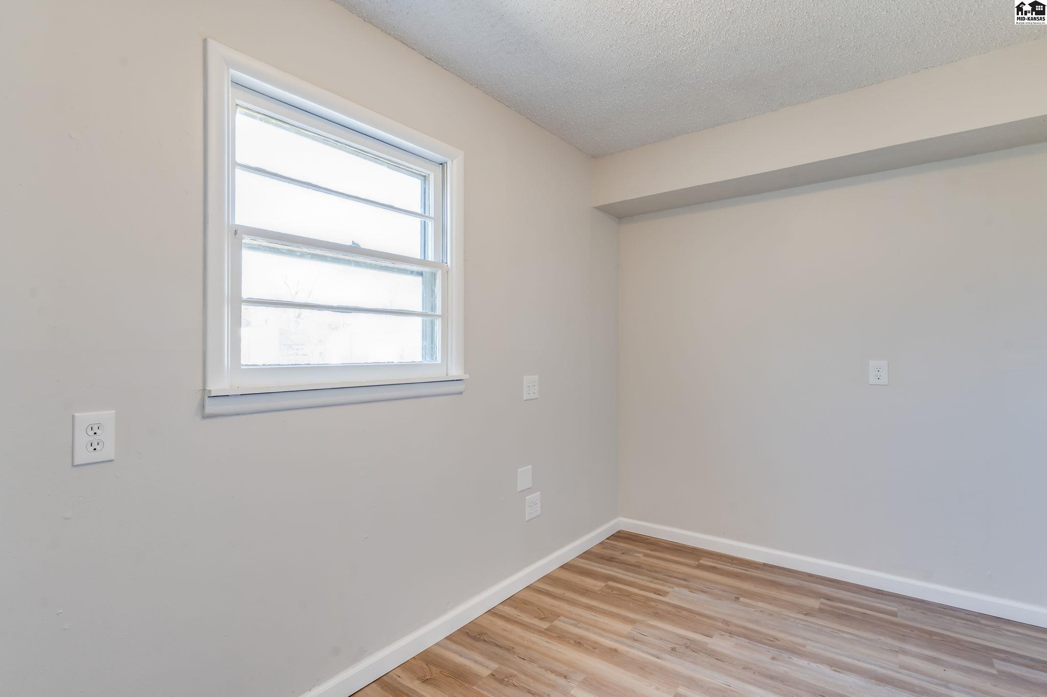 1319 N Arthur Street Hutchinson KS 67501