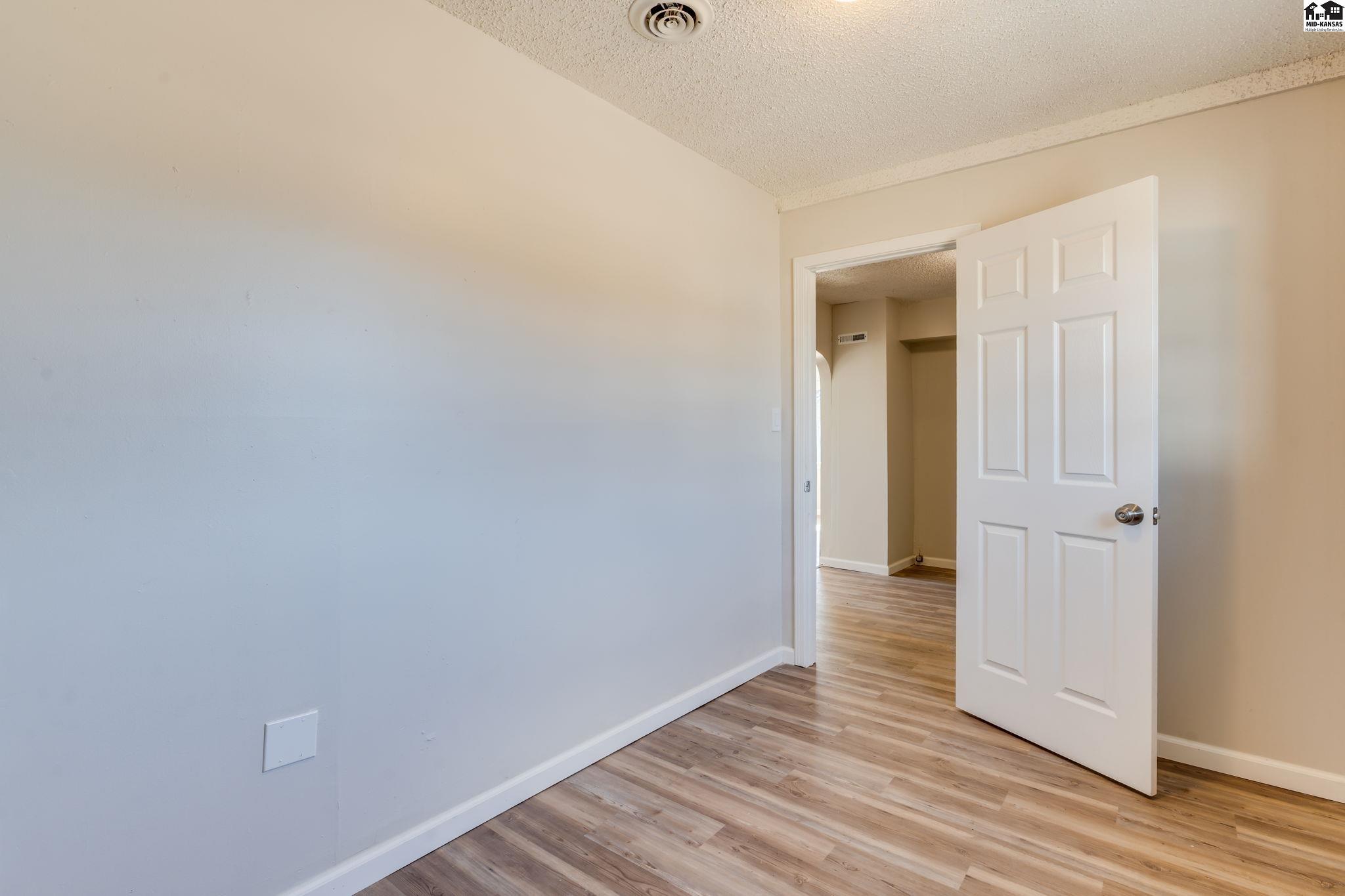 1319 N Arthur Street Hutchinson KS 67501