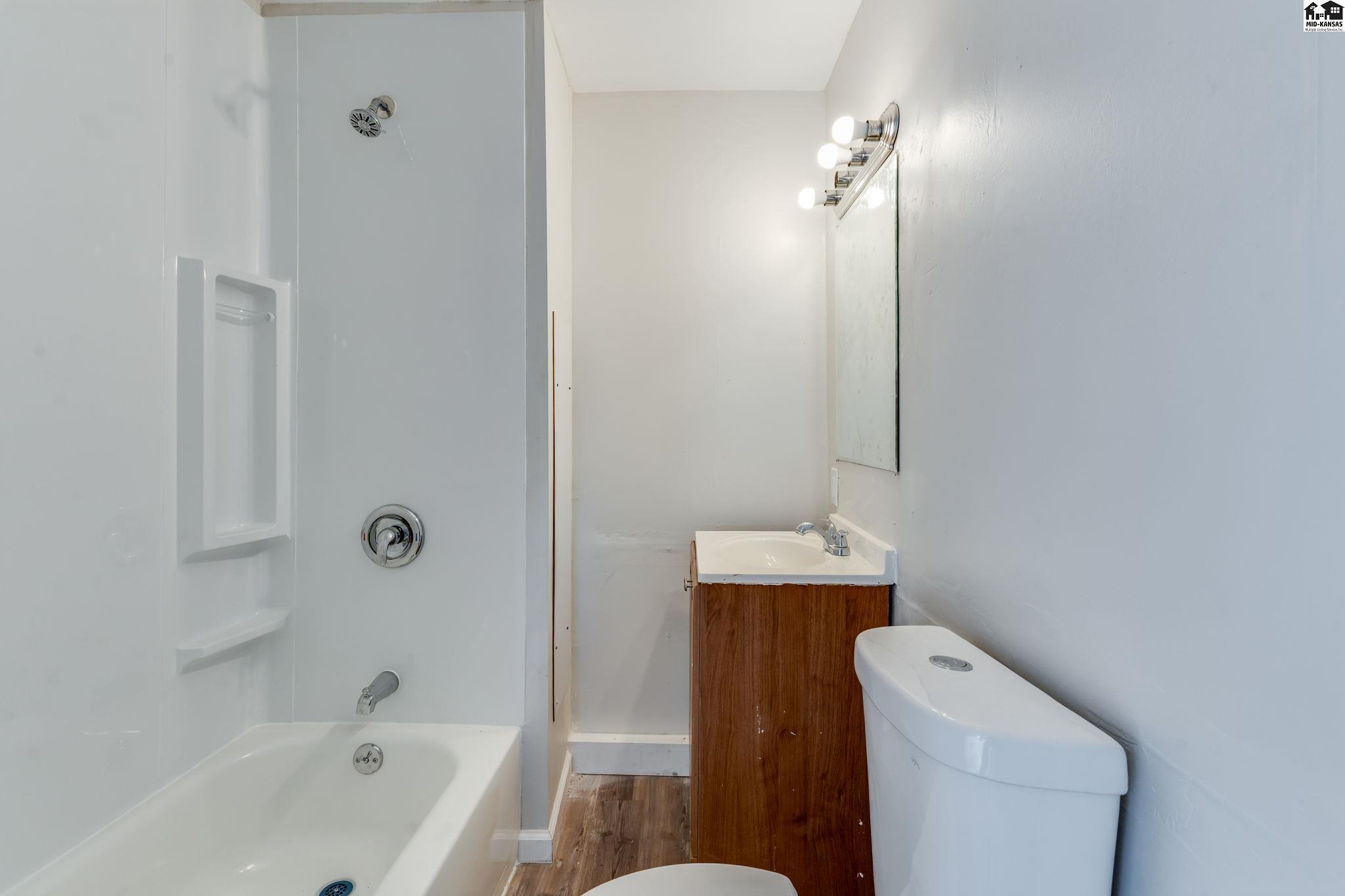 1319 N Arthur Street Hutchinson KS 67501