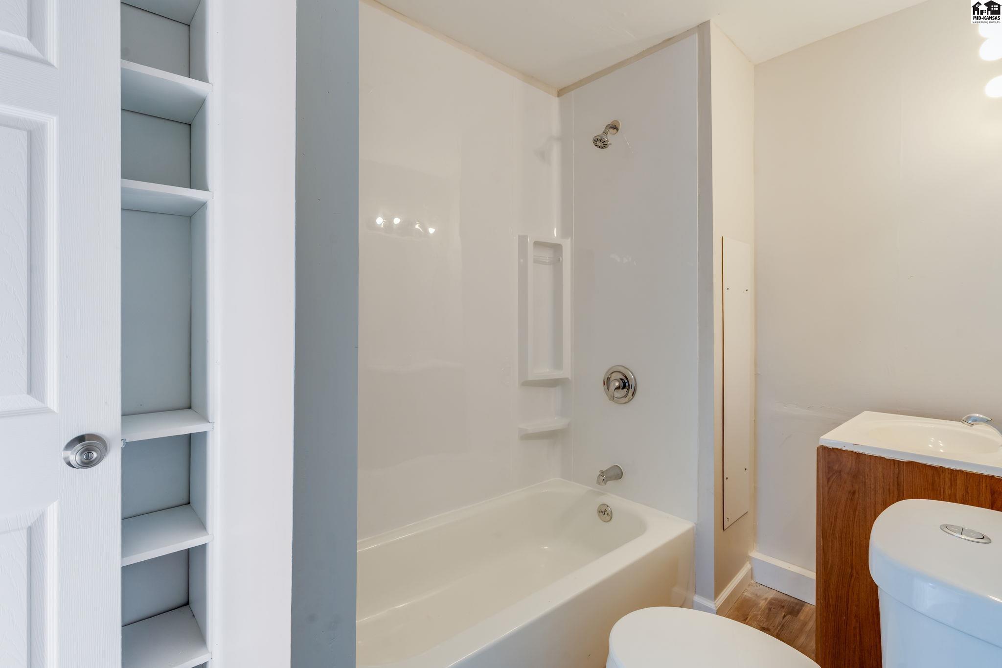 1319 N Arthur Street Hutchinson KS 67501