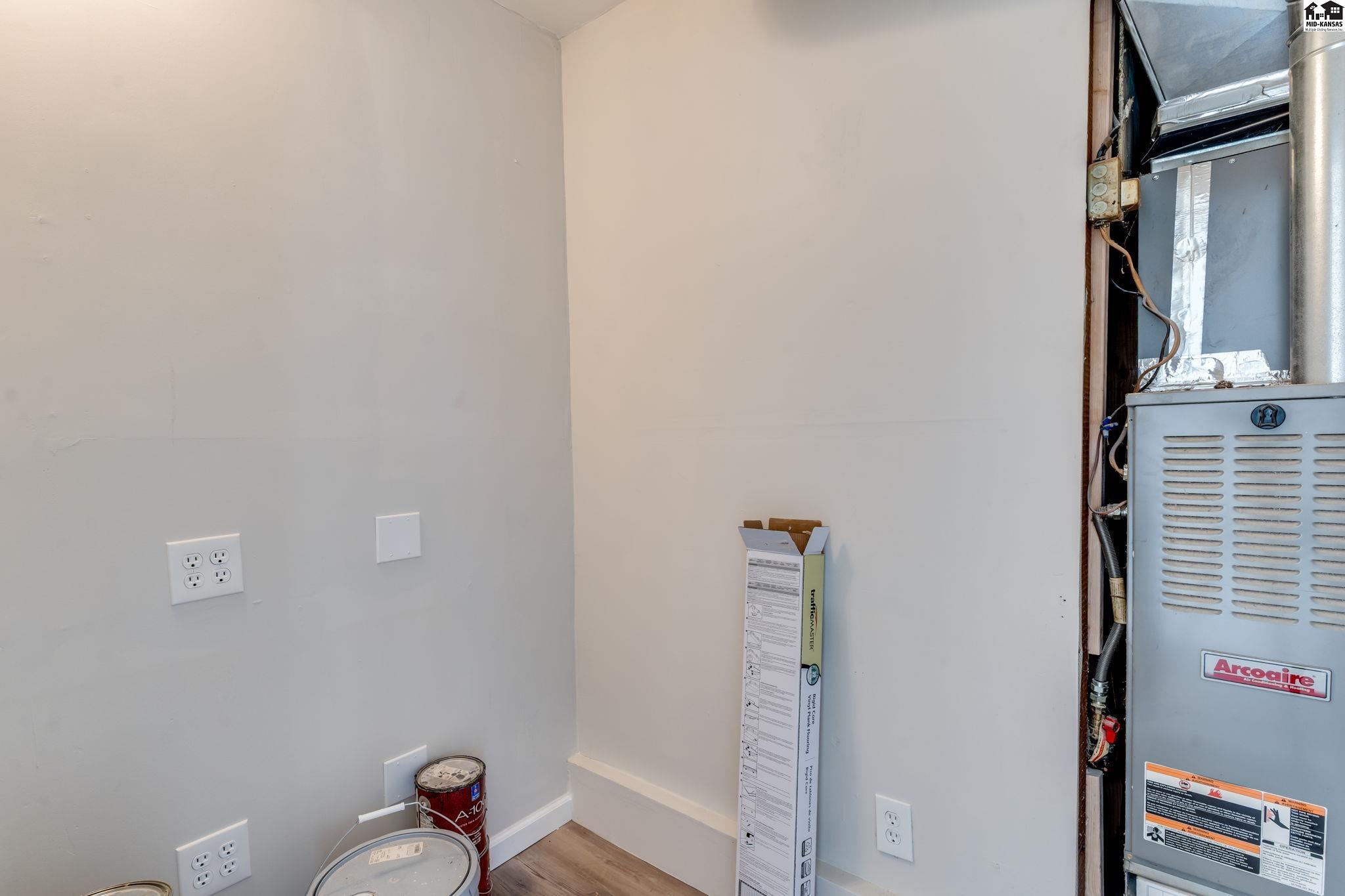 1319 N Arthur Street Hutchinson KS 67501