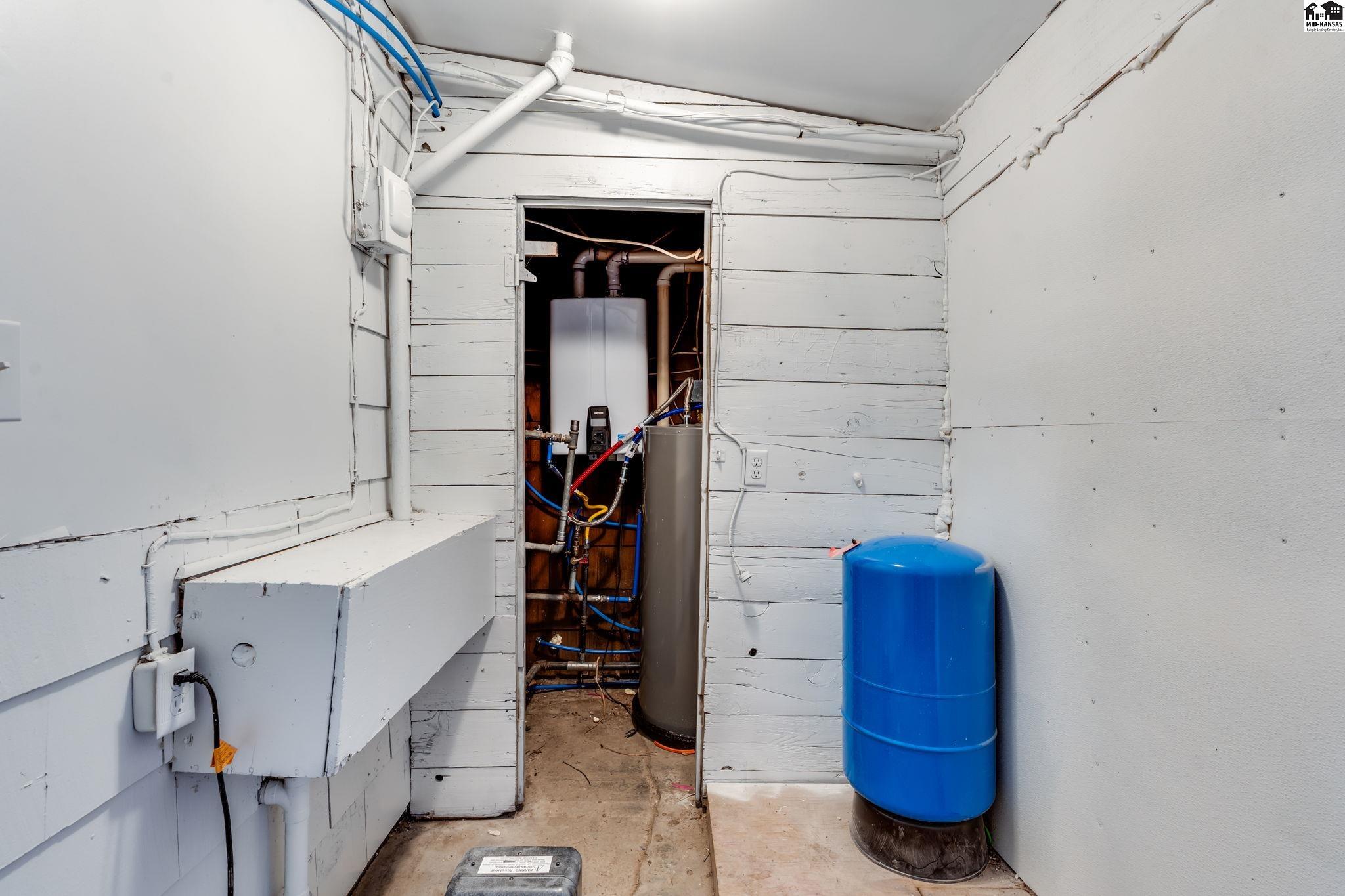 1319 N Arthur Street Hutchinson KS 67501