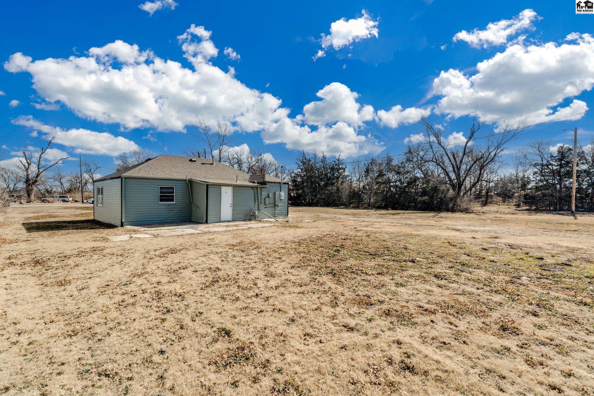 1319 N Arthur Street Hutchinson KS 67501