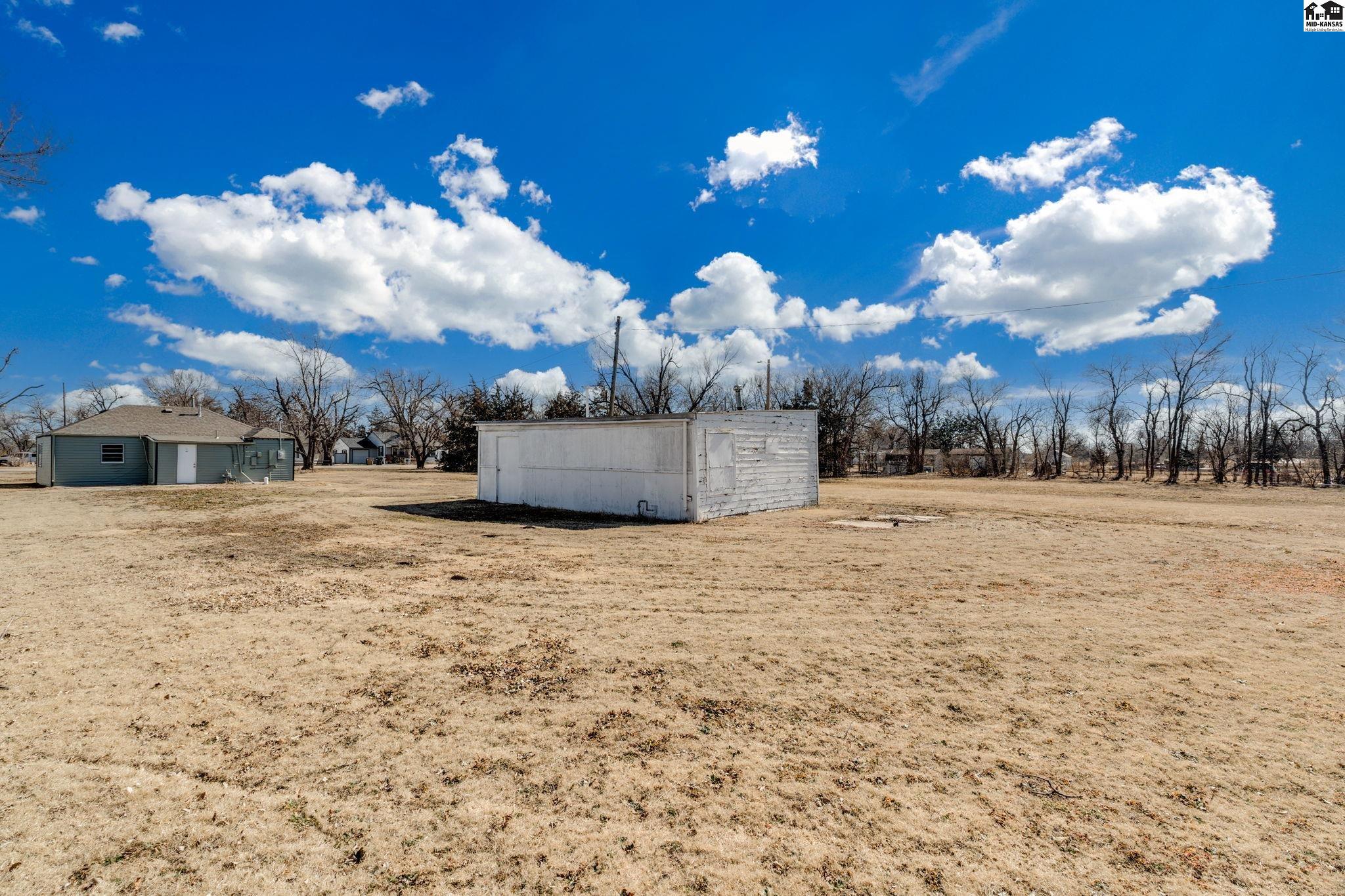 1319 N Arthur Street Hutchinson KS 67501