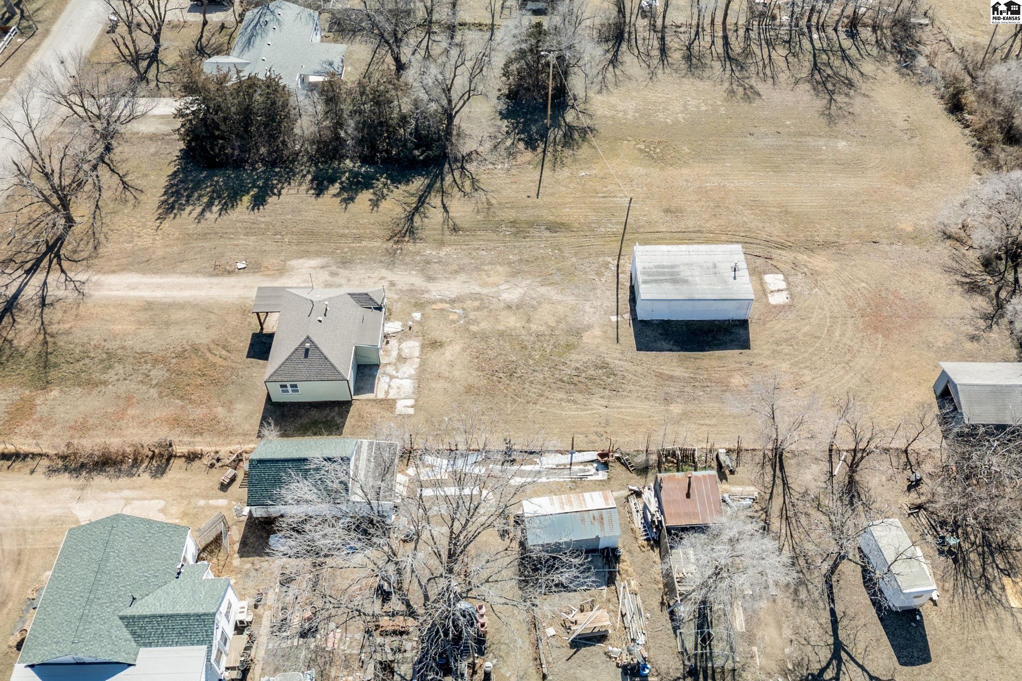 1319 N Arthur Street Hutchinson KS 67501