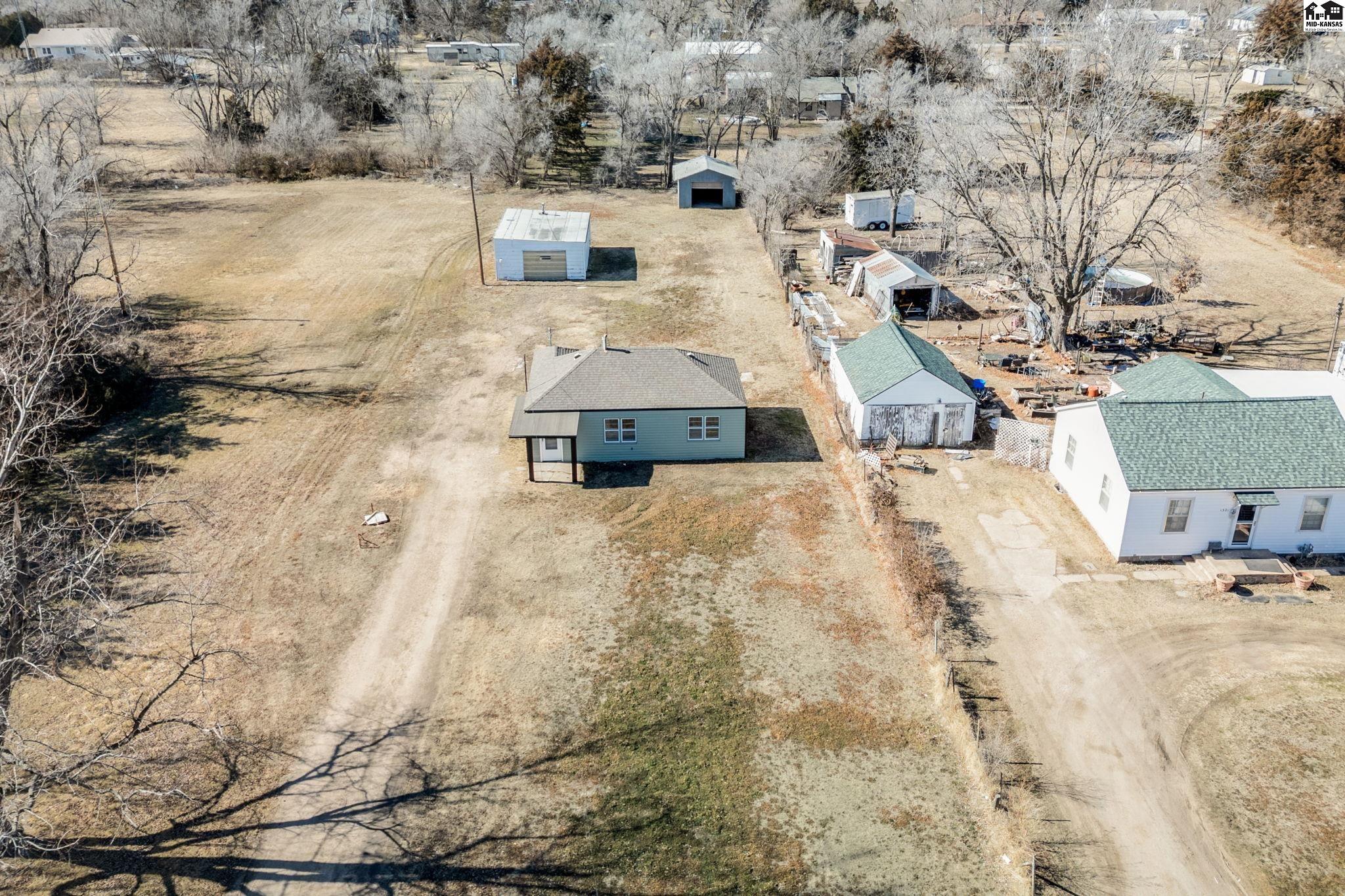 1319 N Arthur Street Hutchinson KS 67501