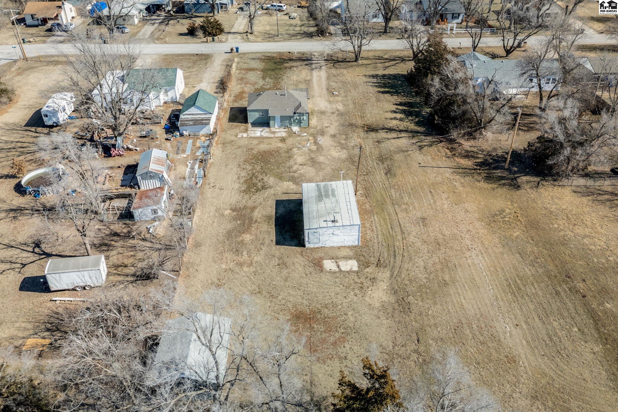 1319 N Arthur Street Hutchinson KS 67501