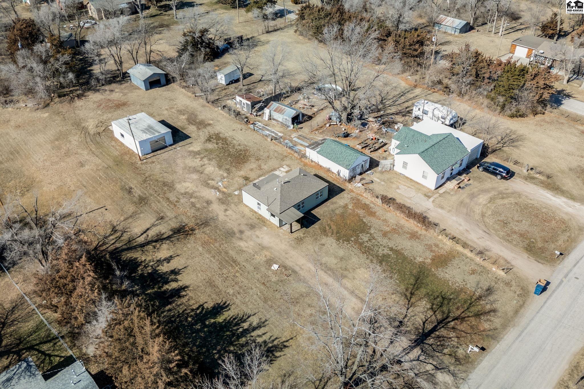 1319 N Arthur Street Hutchinson KS 67501