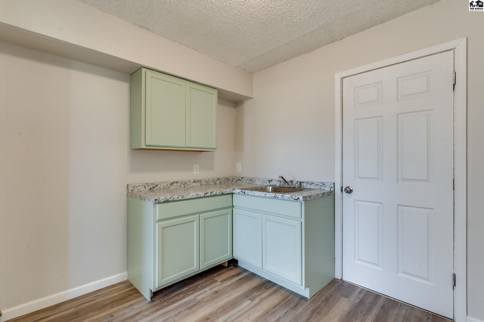 1319 N Arthur Street Hutchinson KS 67501