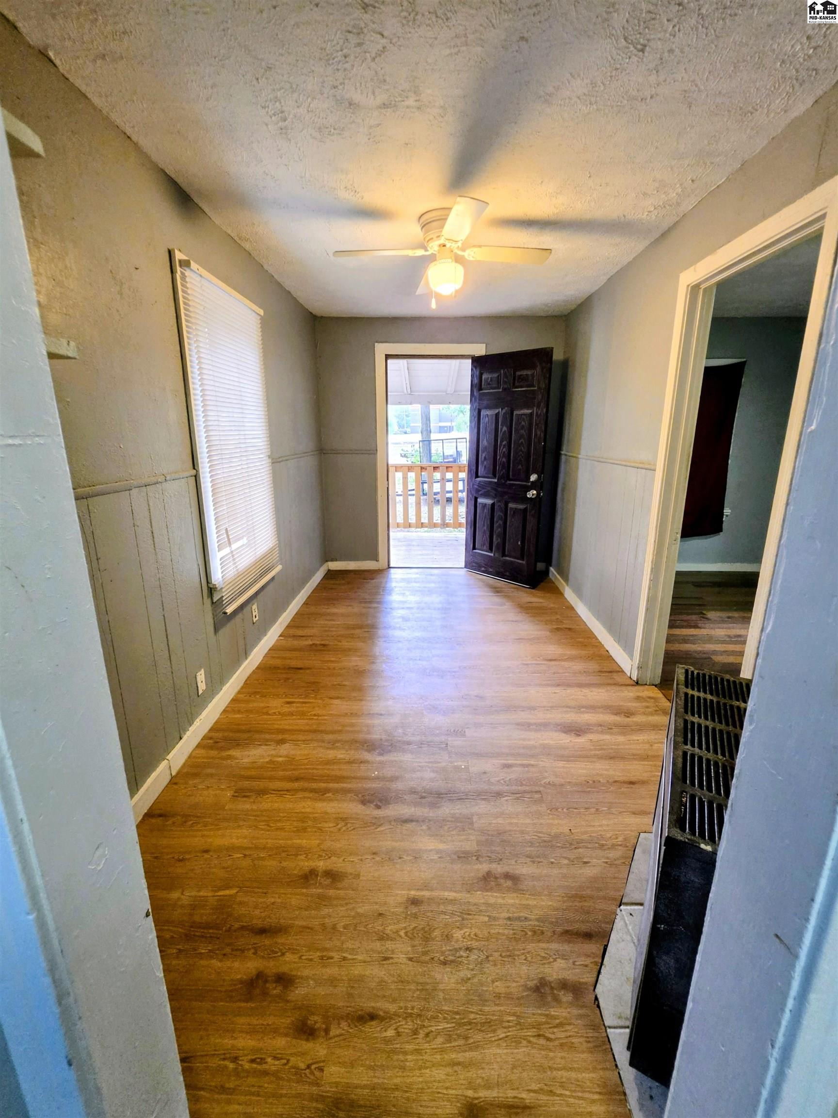 318 1/2 E 5th Avenue Hutchinson KS 67501