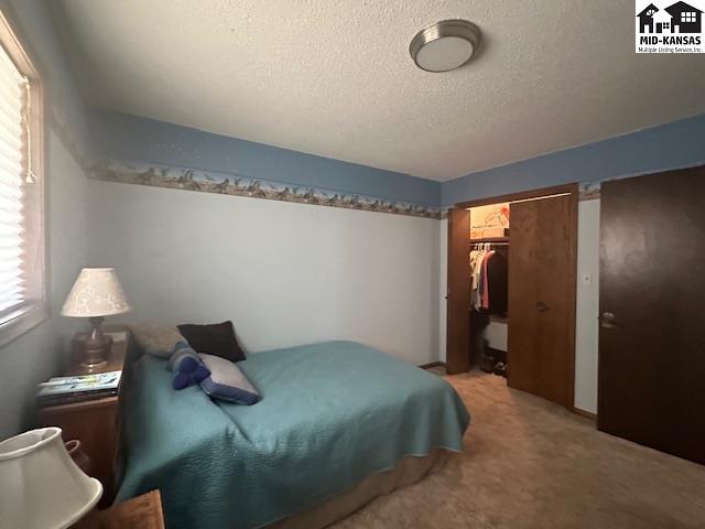 811 Foothill Drive Hutchinson KS 67502