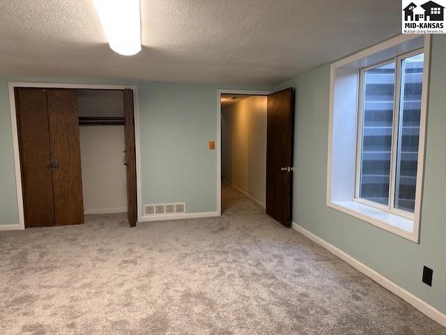 811 Foothill Drive Hutchinson KS 67502