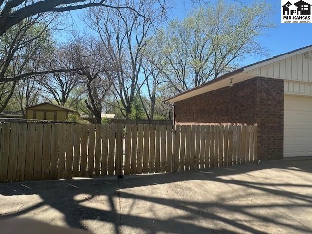 811 Foothill Drive Hutchinson KS 67502