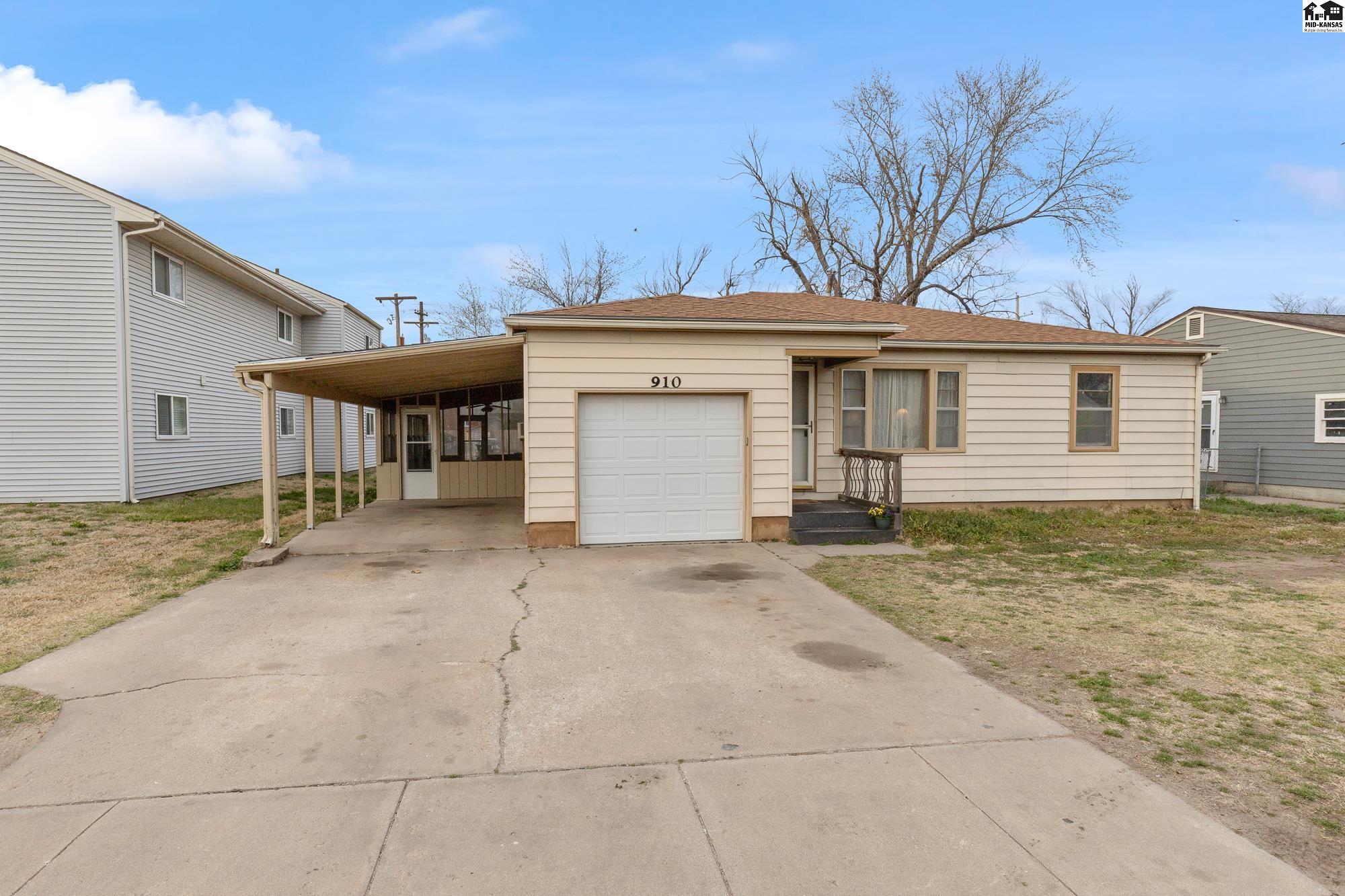 910 E 11th Avenue Hutchinson KS 67501